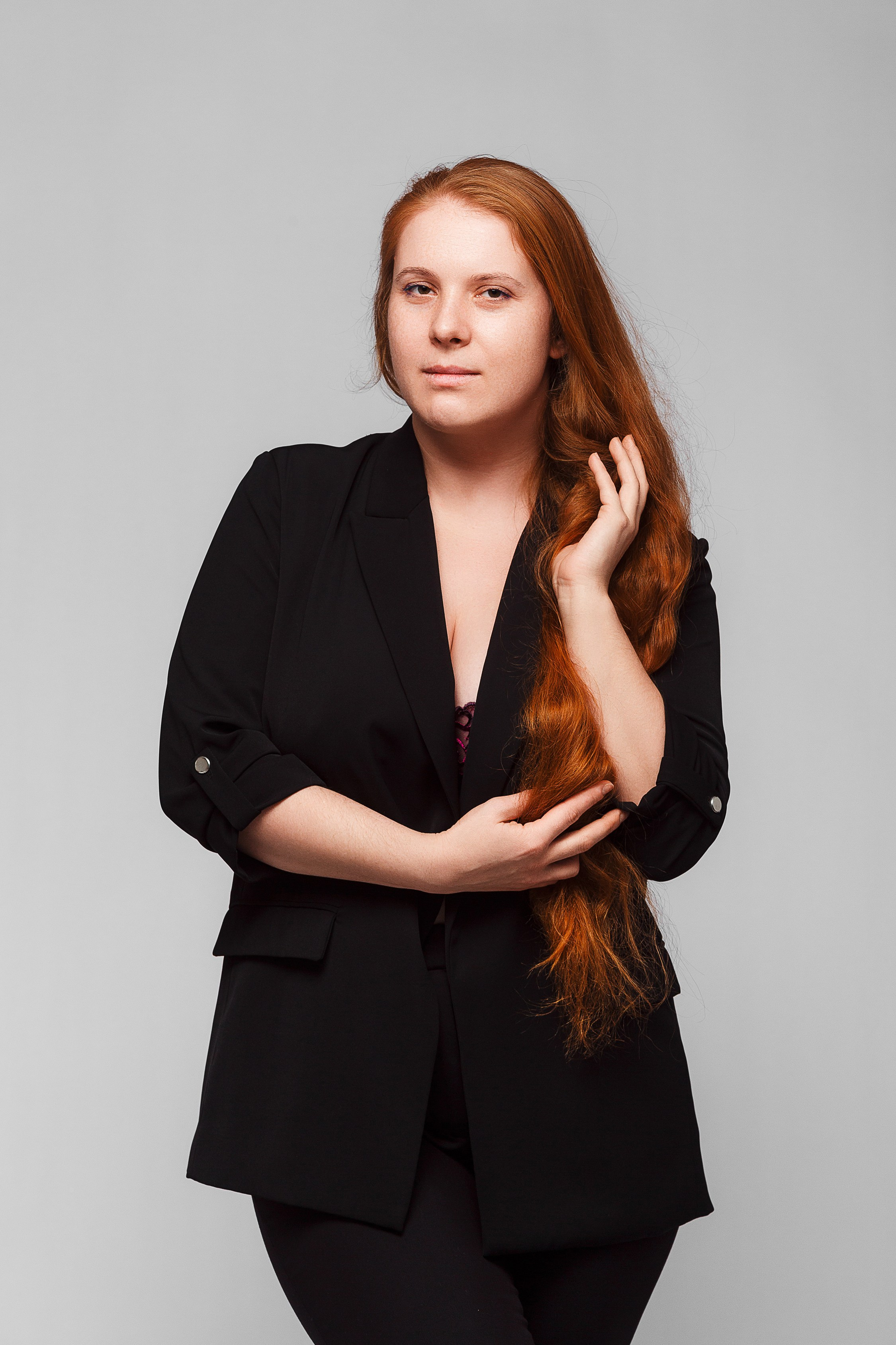 Портретная фотосессия в Санкт-Петербурге. Плюс-сайз модели. Частная фотосъёмка в СПб. Фотограф для резюме. Плюссайз фотограф. Студийная съёмка Plus Size. Фото в стиле ню. Фотограф для девушек. Женская фотосессия на заказ. Фото для сайта знакомств. 