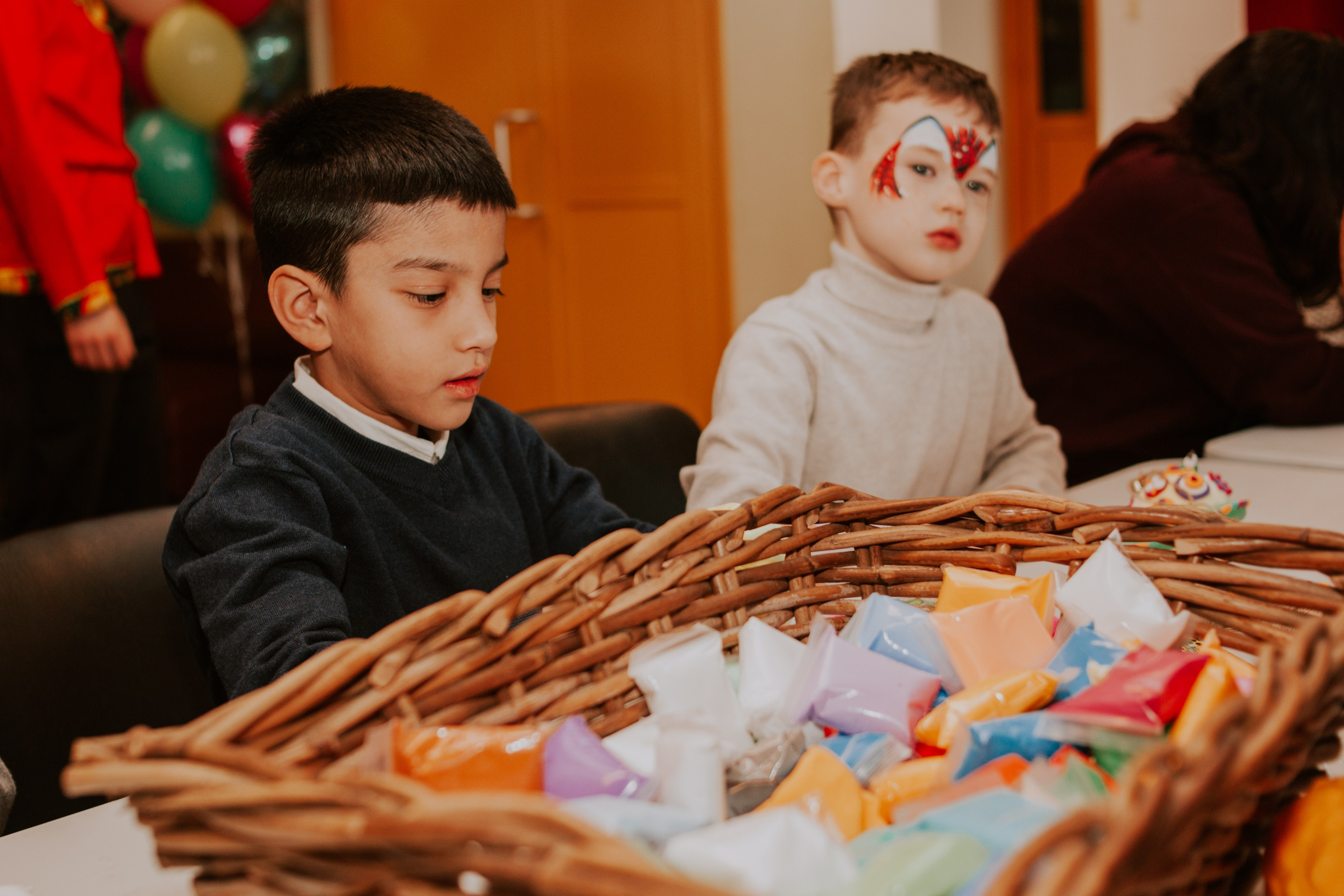 Мастер-класс от Мастерской Наташи Ой на фестивале для детей с ОВЗ «Шире круг». Семейный фотограф во Всеволожске и Санкт-Петербурге Юлия Капустина