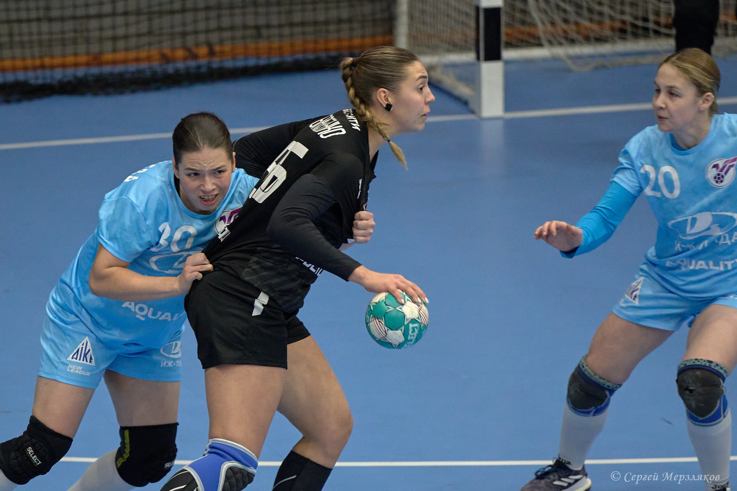 Гандбол. OLIMPBET Суперлига. «Университет» — «Ростов-Дон». Спортивный репортажный фотограф в Ижевске Сергей Мерзляков