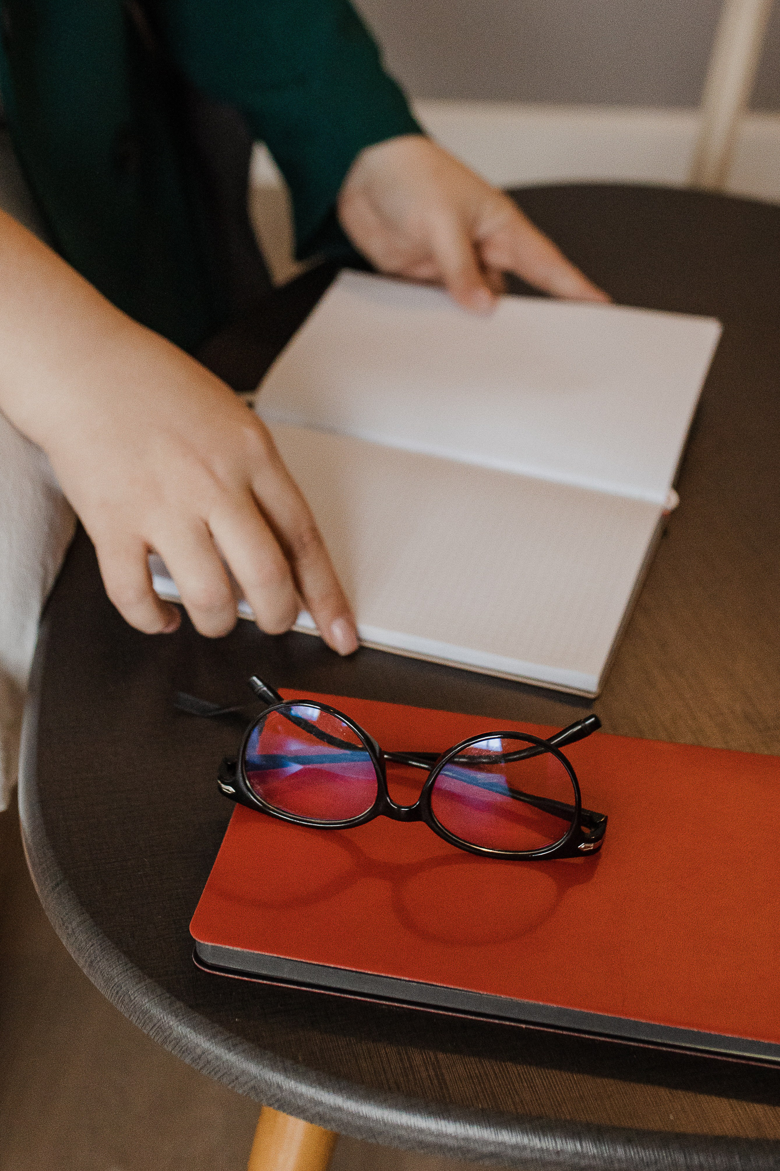 Бизнесс Портрет мастера по маникюру. Семейный и детский фотограф в городе Подолск МО Крылова Ирина