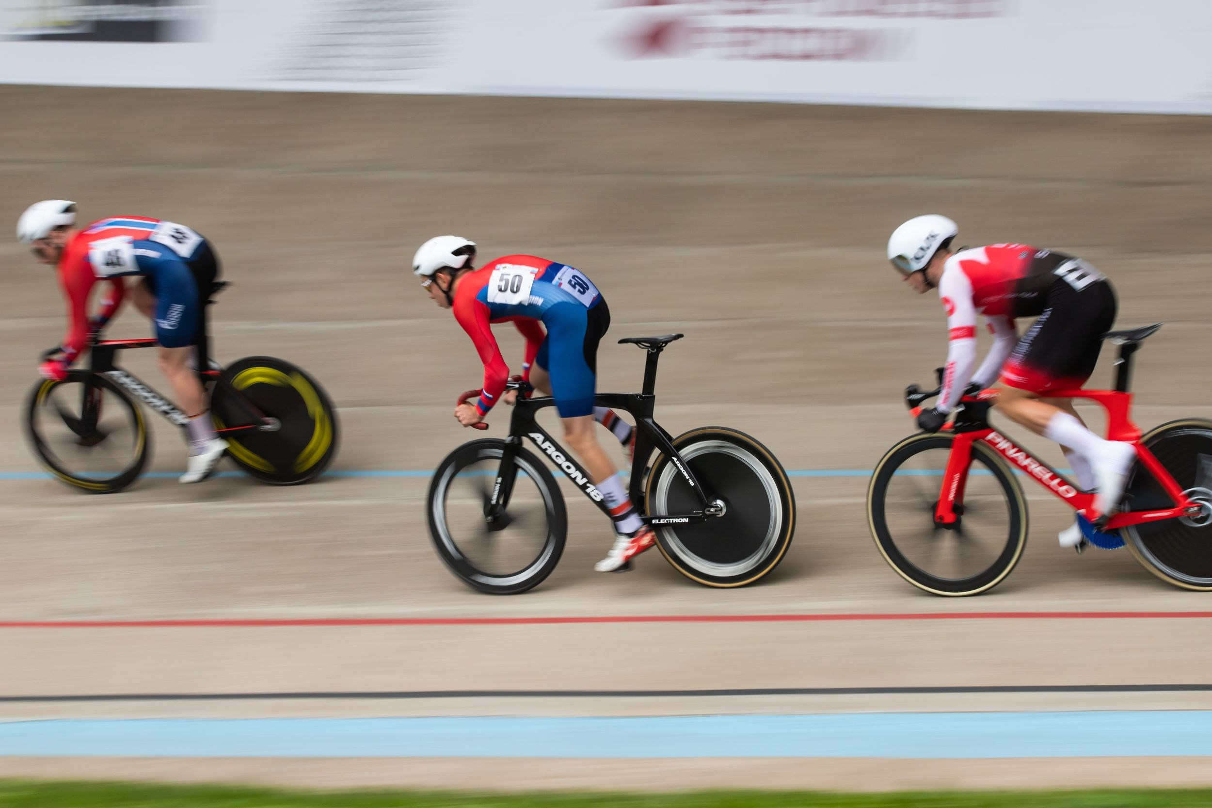 Соревнования по велоспорту «Большой приз Тулы» (19 мая 2023). Репортажный фотограф Алексей Пирязев