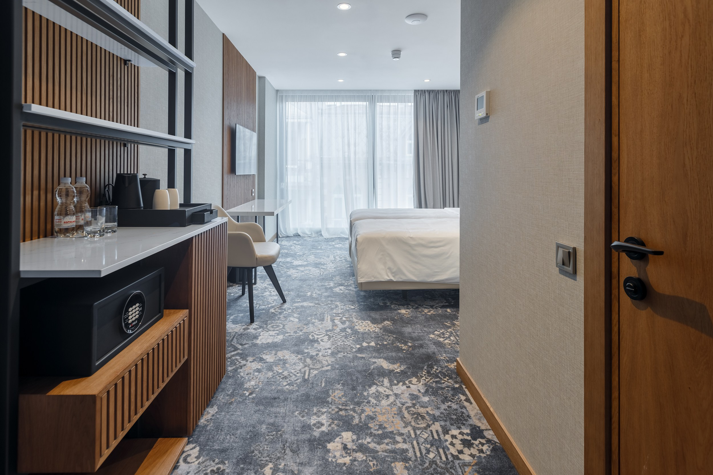 HOTEL PIAZZA EPIGRAPH (BATUMI). Режиссёр, клипмейкер, фотограф — Андрей Охота