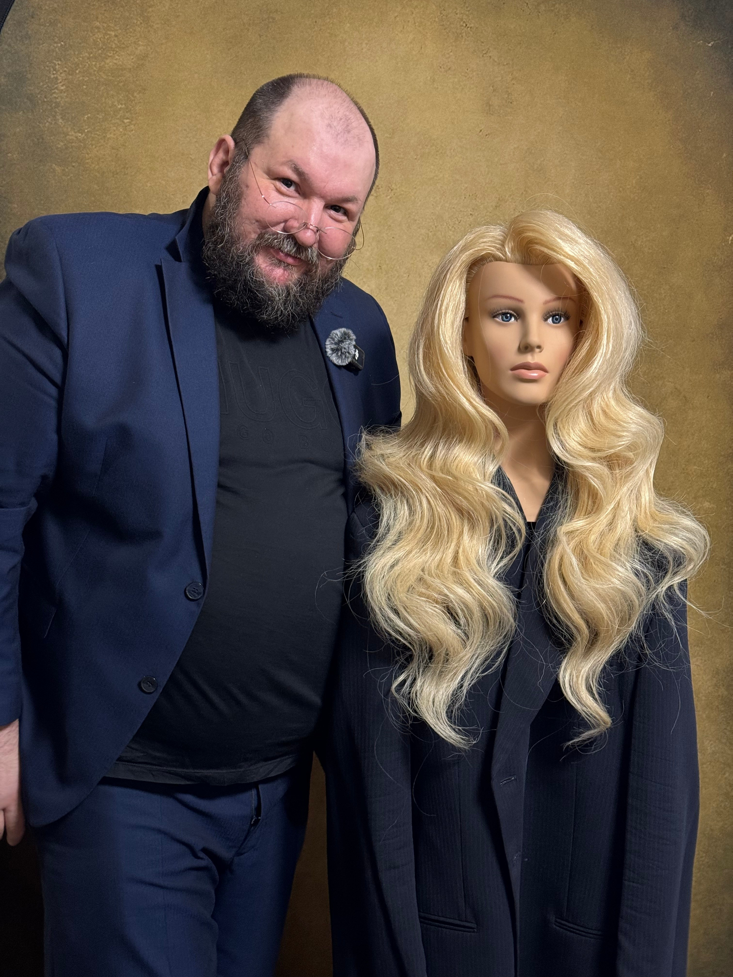 Все види парикмахерских услуг. DMITRY MOISEENKO — фотограф, художник, топ-стилист