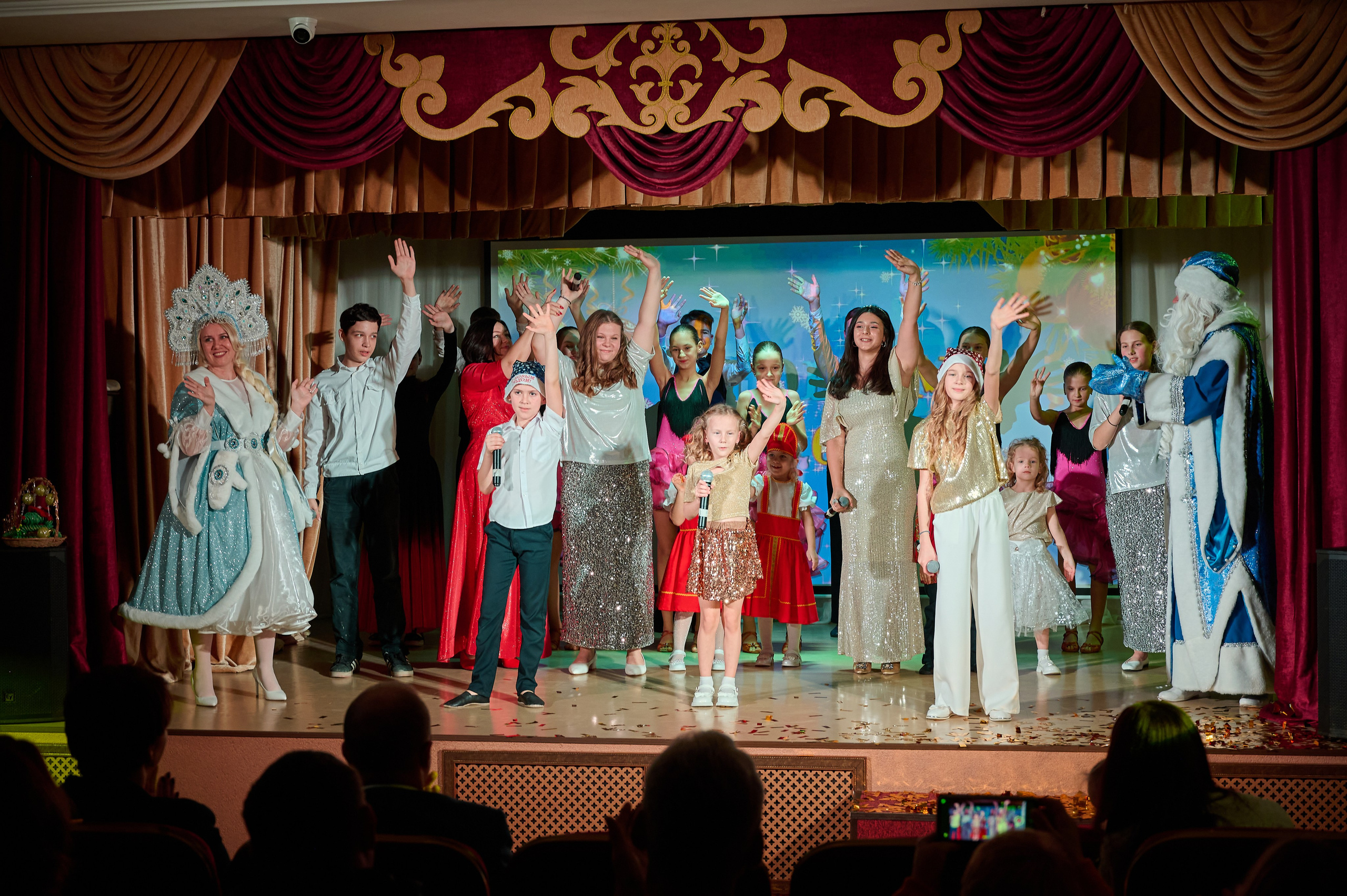 НОвогодний концерт. дк Виноградный. Жизнь курорта Кабардинка в фотографиях