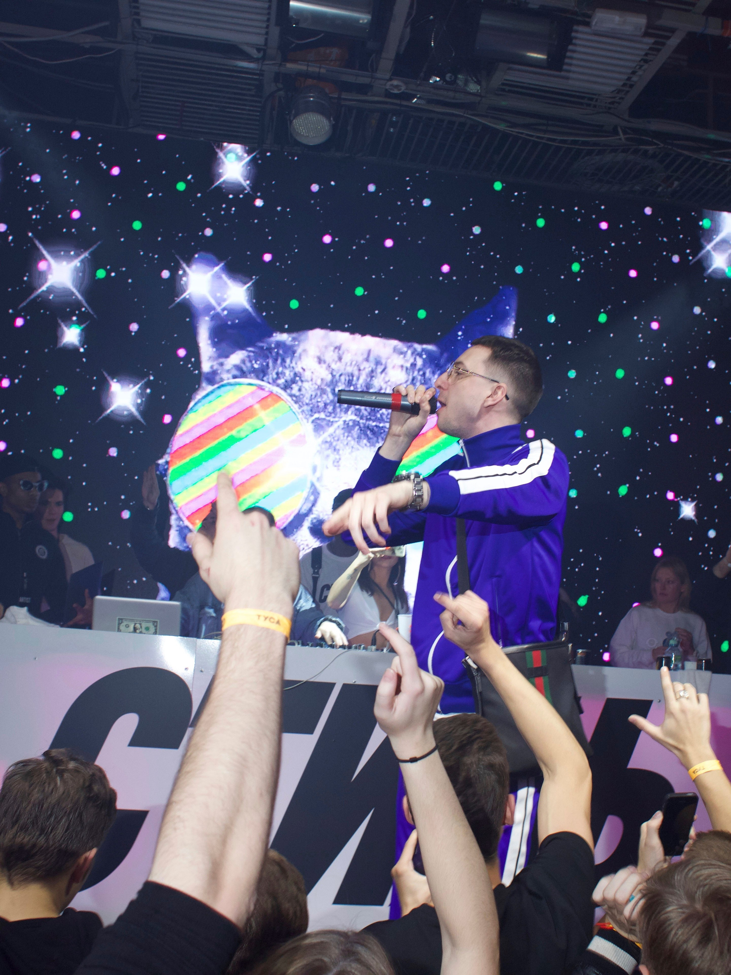 Фотоотчеты из ночных клубов. Владимир Спивак — фотограф, дизайнер, продюсер | Основатель бегового клуба Spivak Run