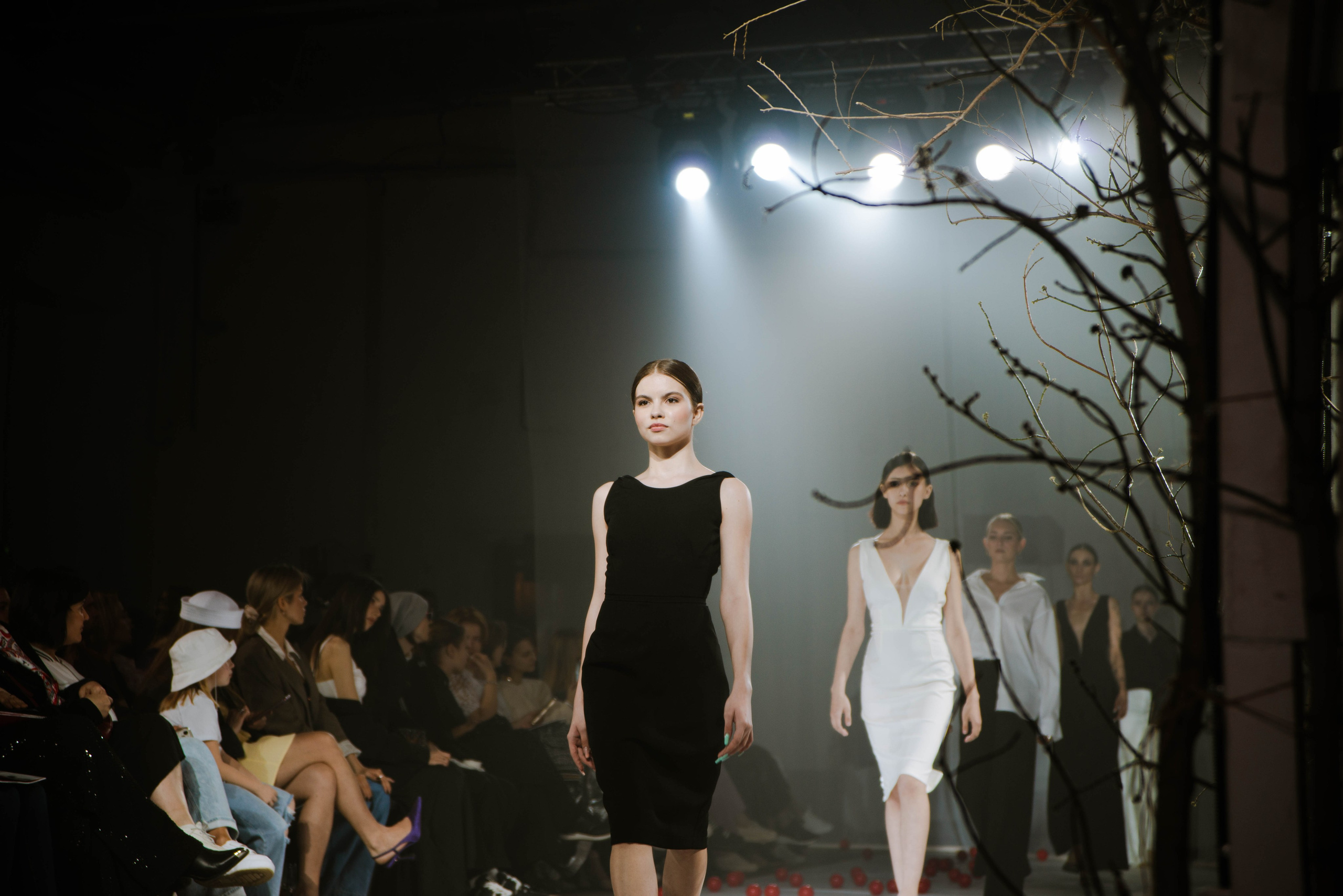 Показ «Красный Шум». Ксения Glossa. Портретный и репортажный фотограф в Самаре