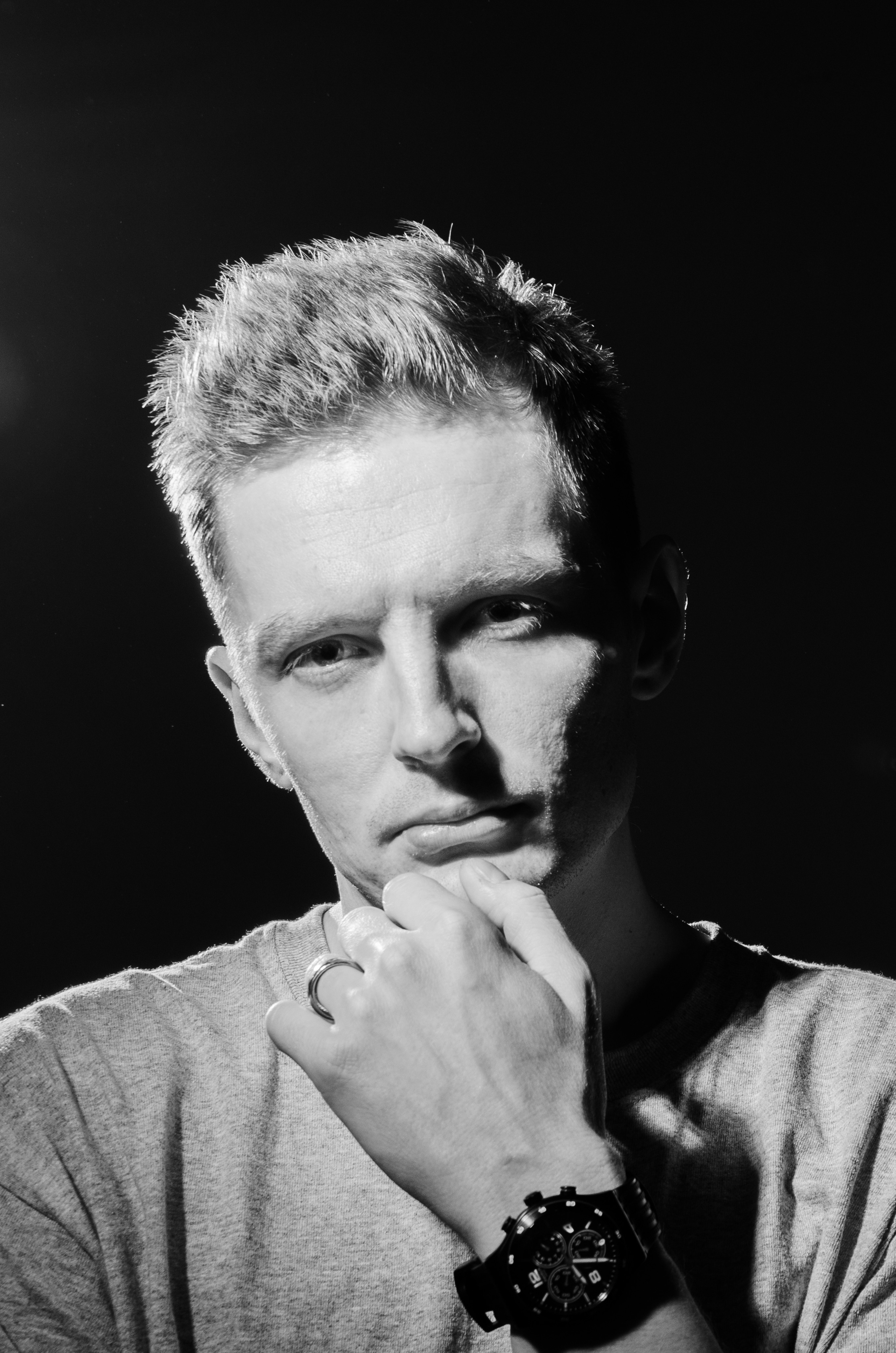 Портреты. Айк Симонян