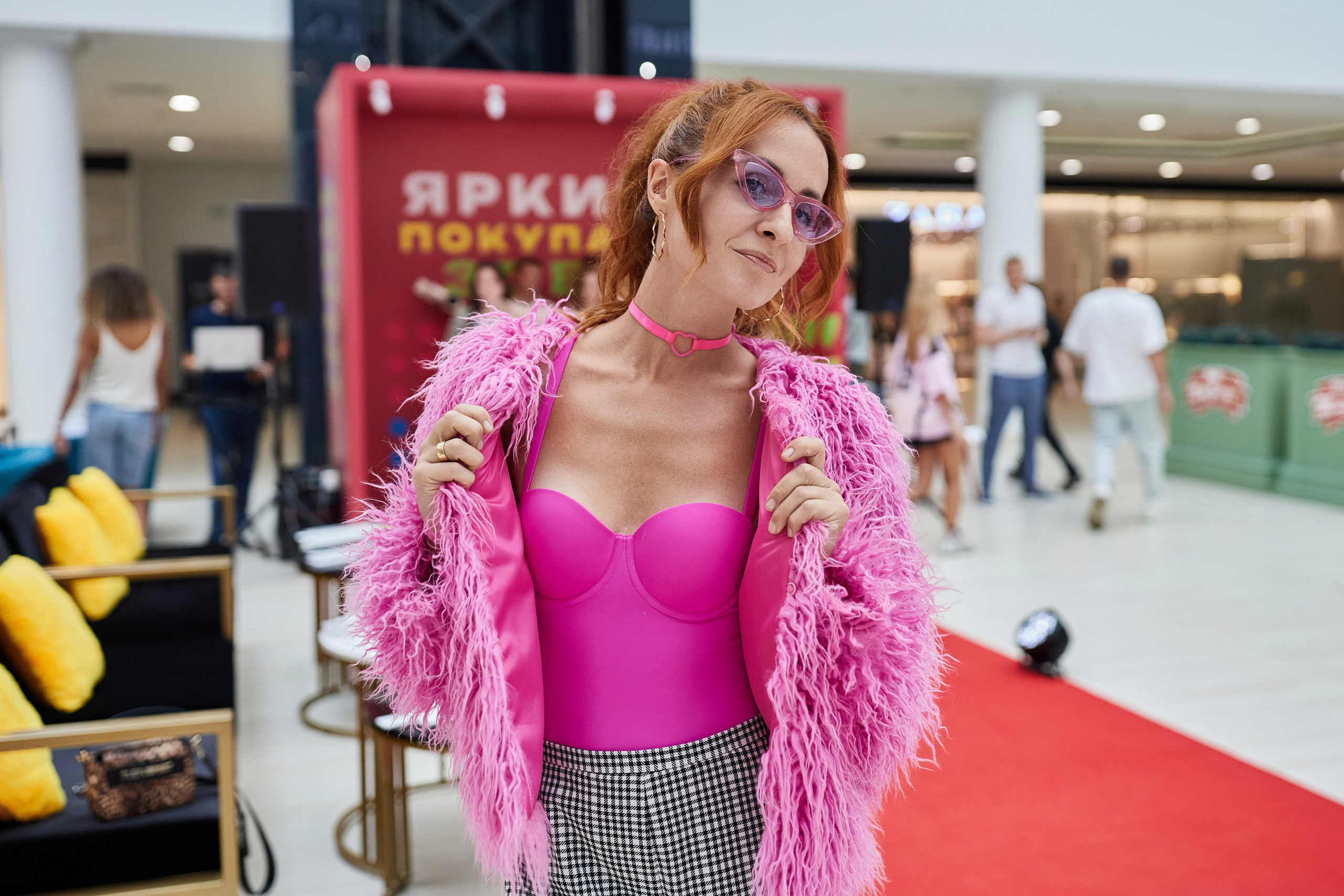 5 элемент-ЯРКИЕ ПОКУПАЮТ ЗДЕСЬ. Репортажный фотограф в Минске. Алексей Матюшков