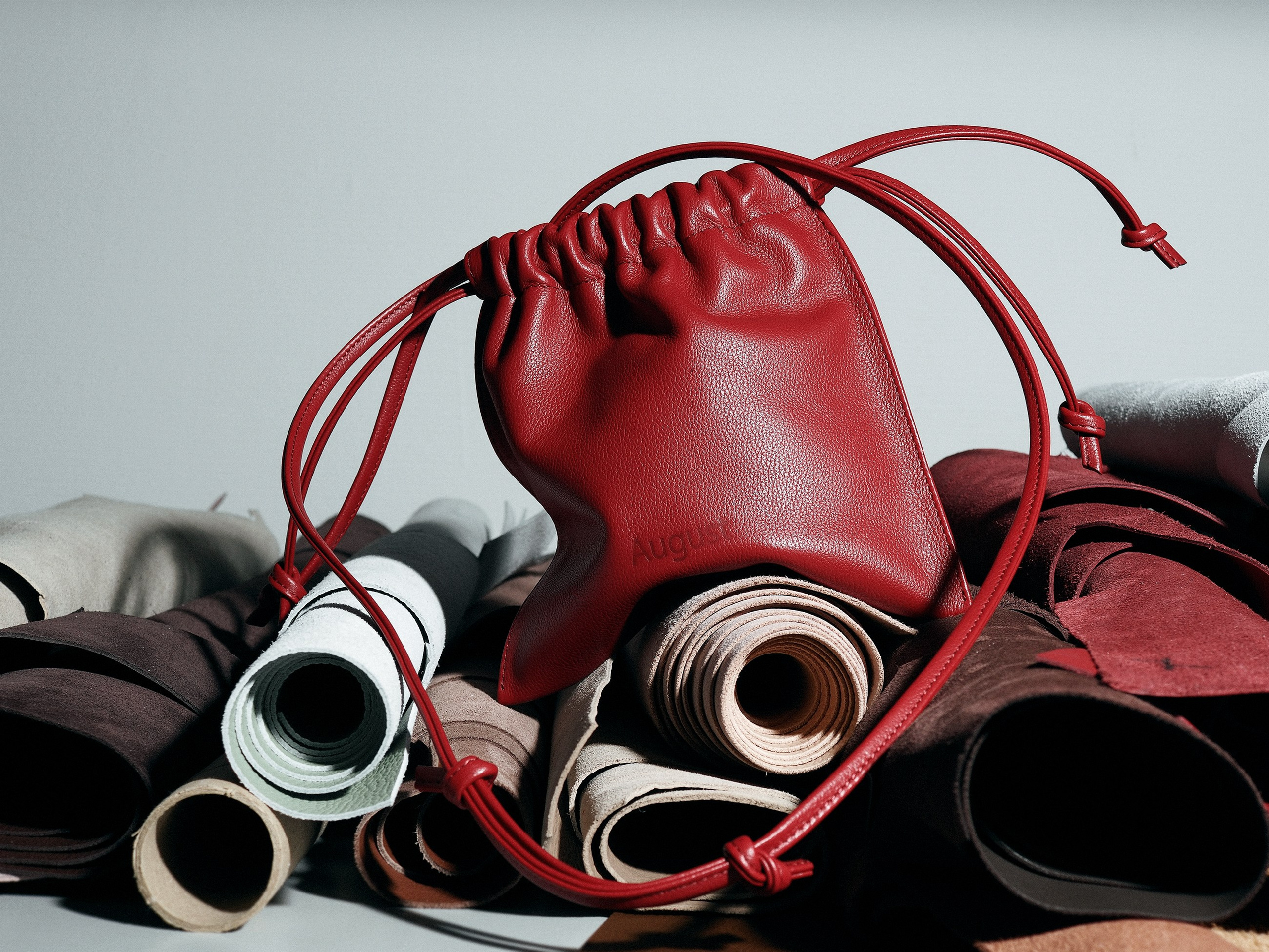 Каталожная съемка кожаных сумок