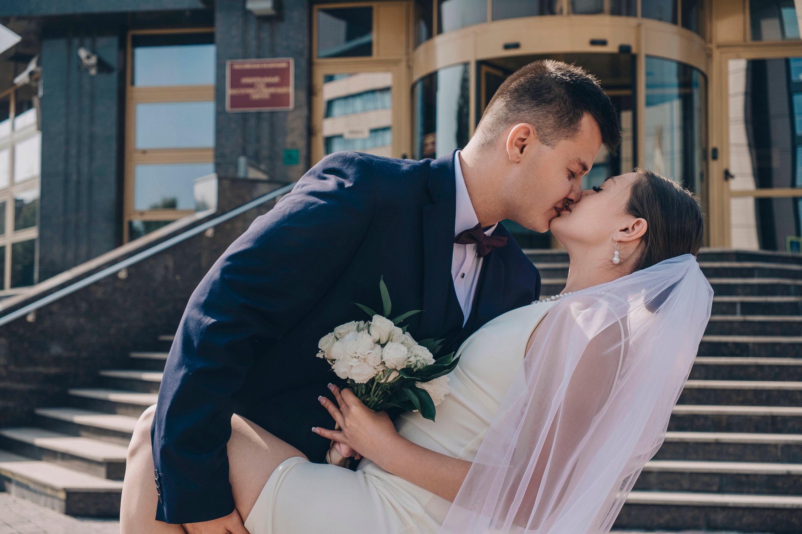 Свадебная прогулка в городе. Фотограф в Иркутске Анна Мирошникова