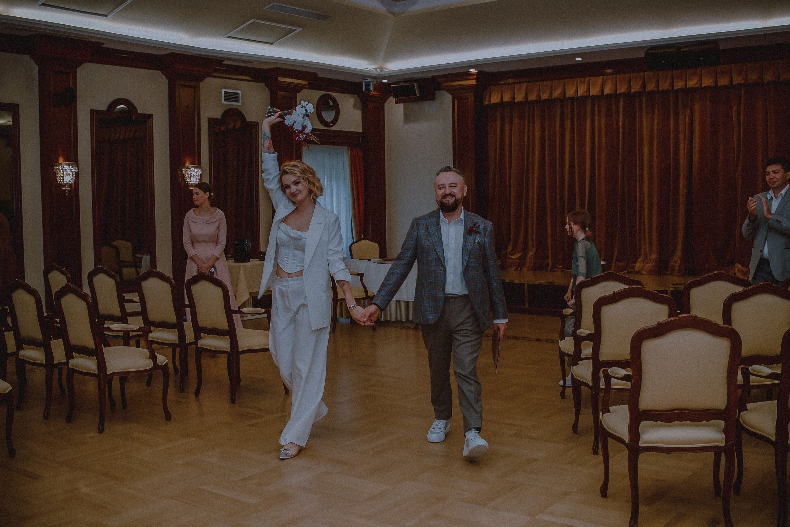 Love.exe: Запущен успешно. Свадебный и семейный фотограф в Москве Сажина Кристина КиМ. Свадебный оператор в Москве Сажин Максим