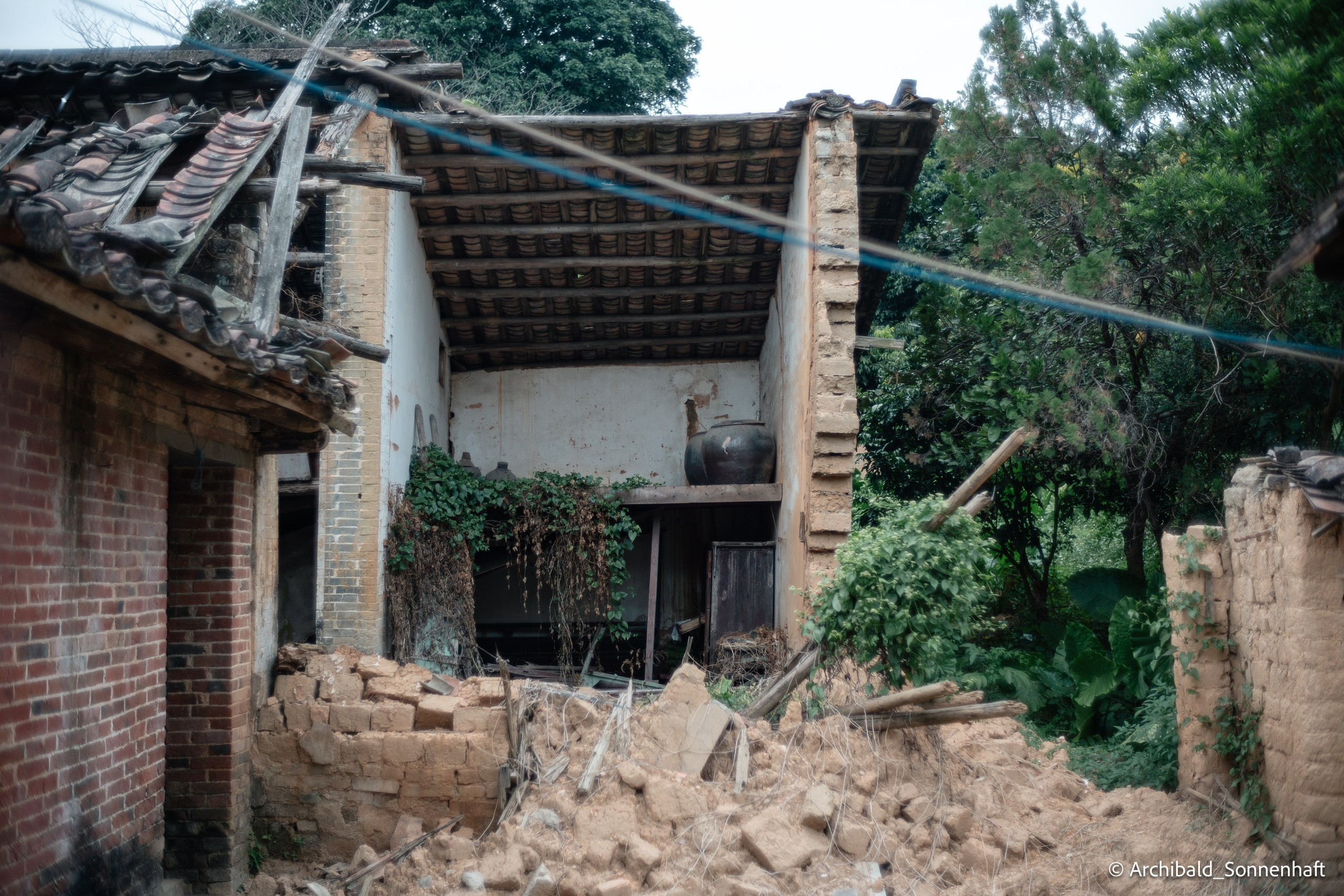 The first time on a road bike. Photographer in Guangzhou, China. Archibald Sonnenhaft