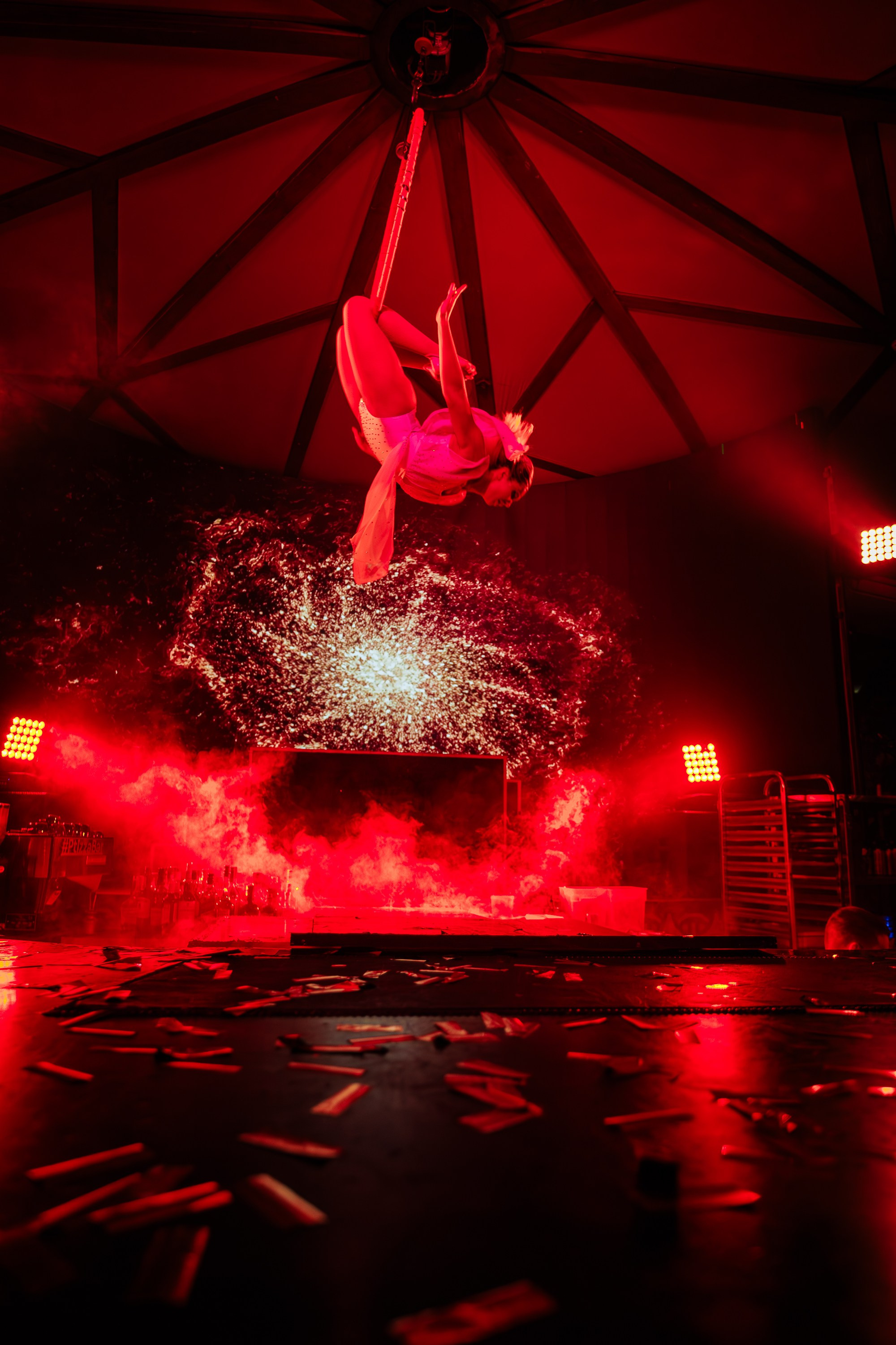 PTIZZA SHOW. Gold & Black in Ptizza Bar_Ялта_6.07.2025. Аминов Руслан | Фотограф