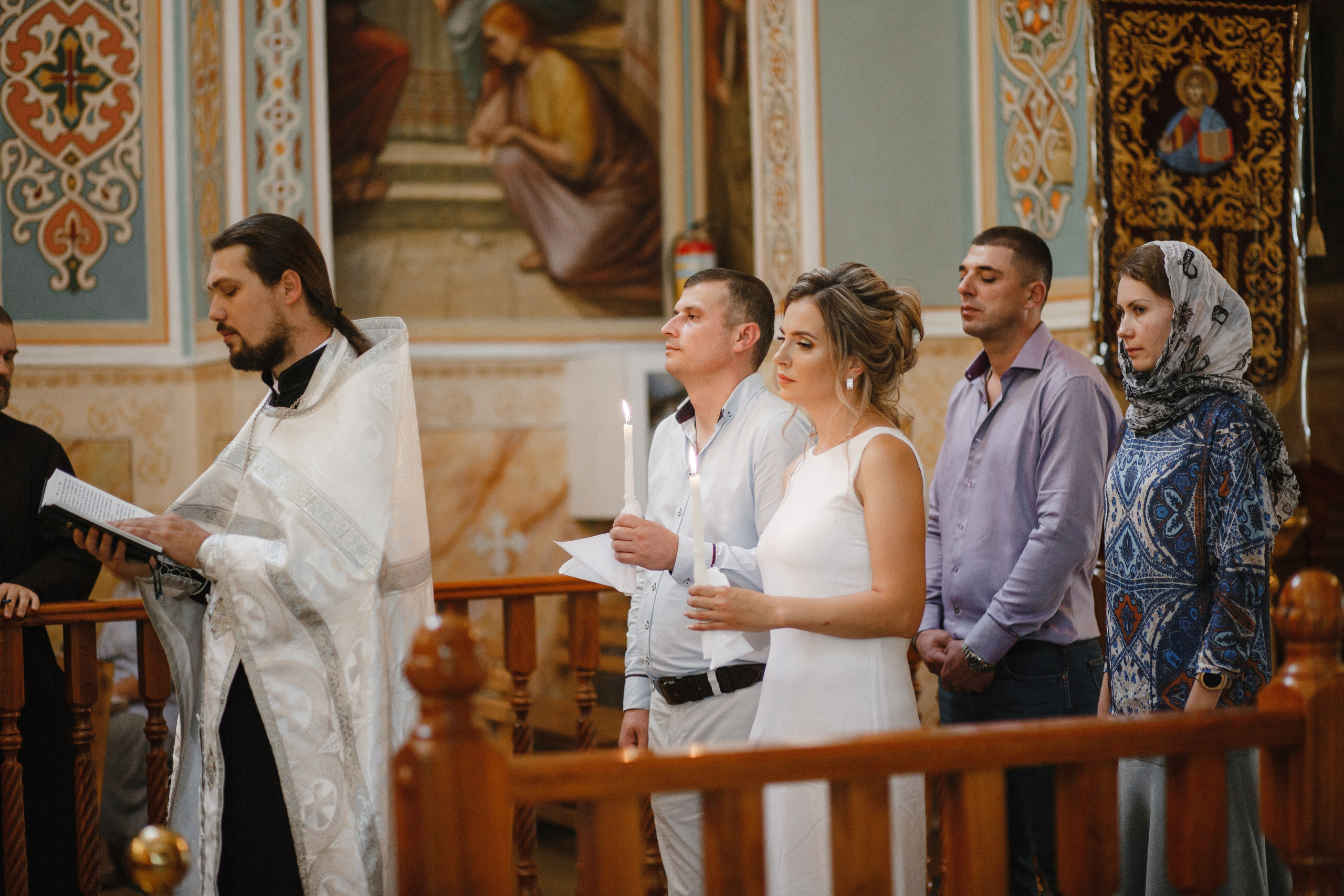 Венчание Виталия и Оксаны в Никольском соборе Алматы. Фотограф на Крещение и Венчание в Ташкенте