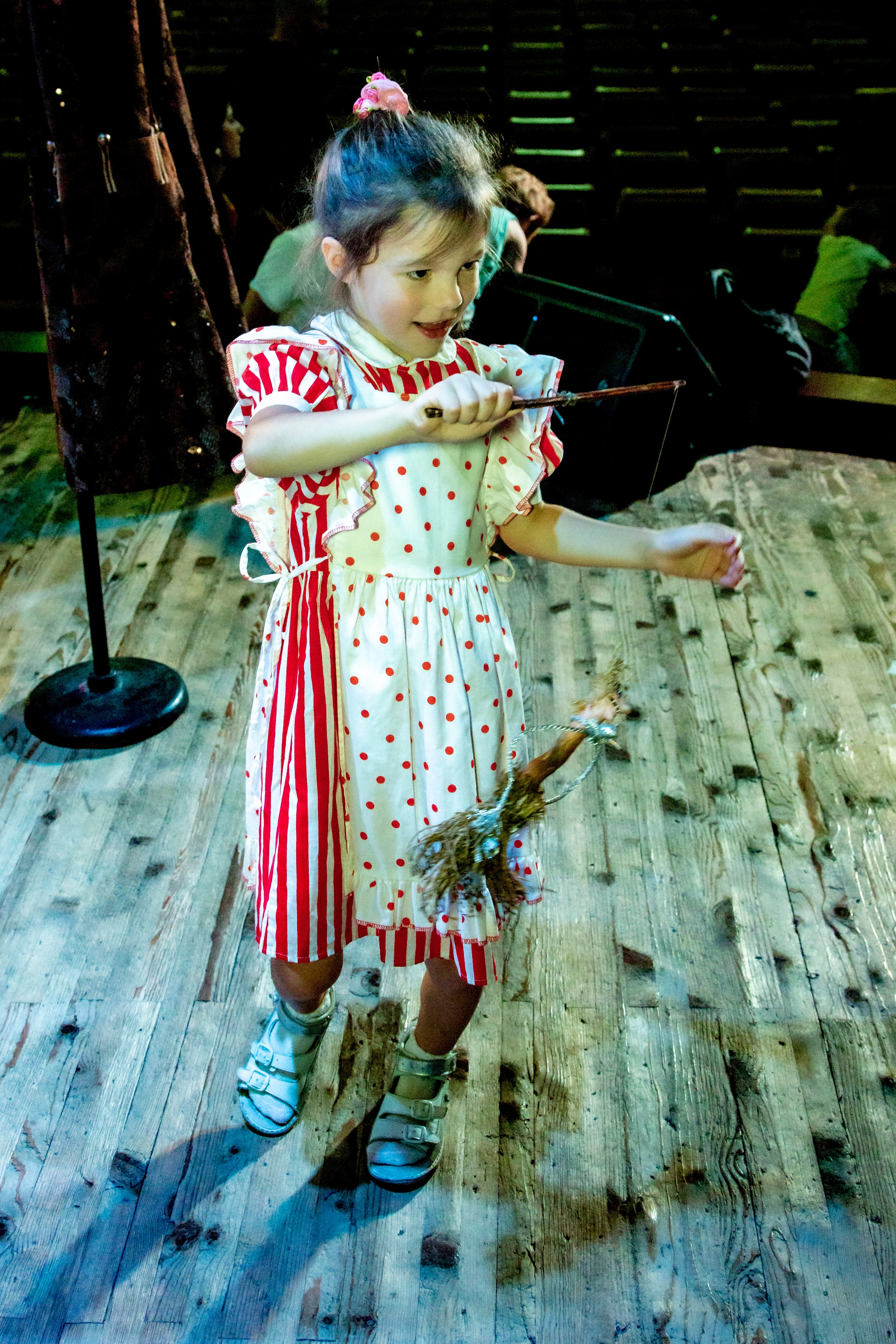 Маленькая ведьма спектакль театра Саквояж. Фотограф в Сочи Юрий Шептаев