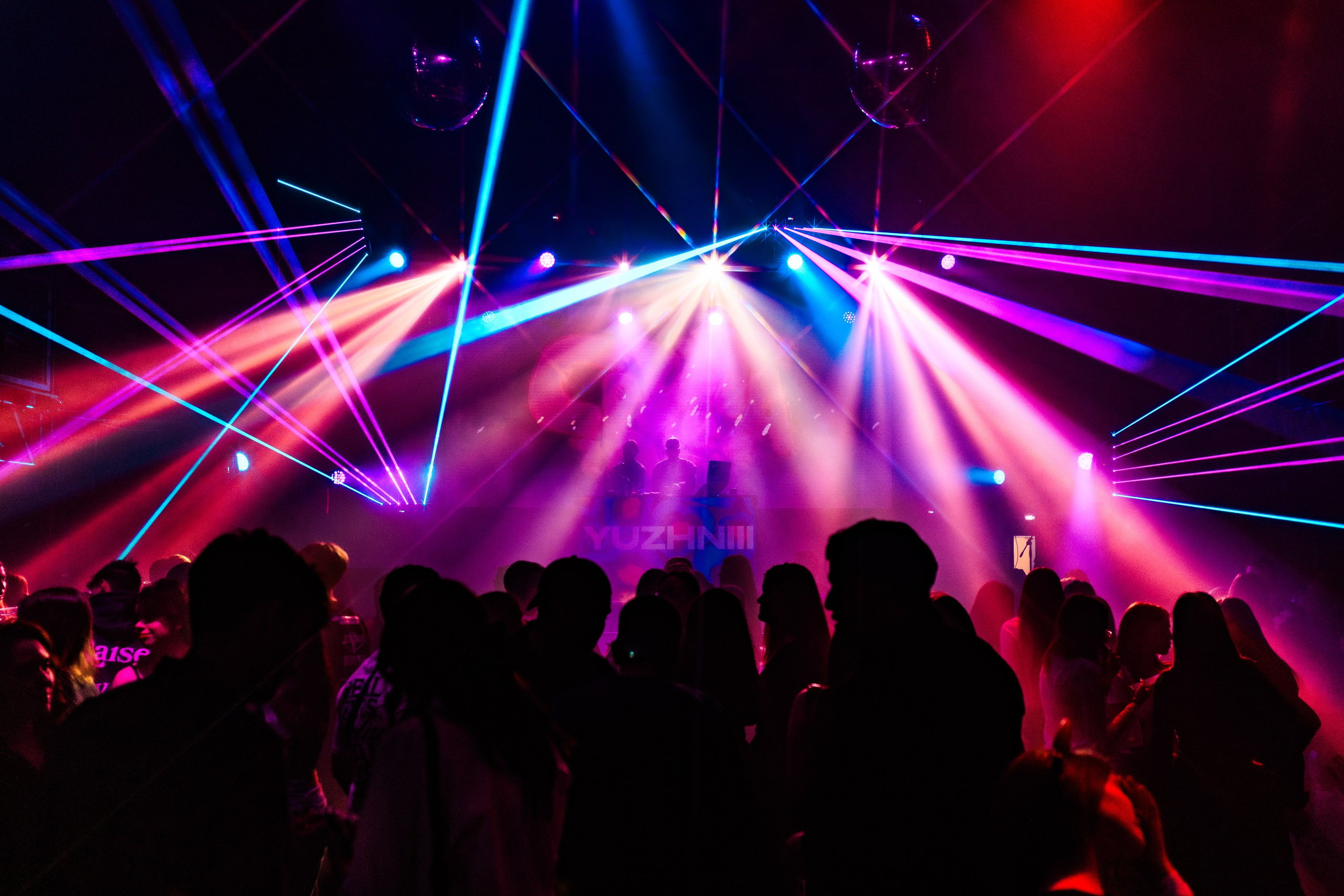 18.01.25 Tinder party. Репортажный фотограф Екатеринбург | Яркий, качественный репортаж | Концерты, клубы, репортаж, праздники, корпоративы