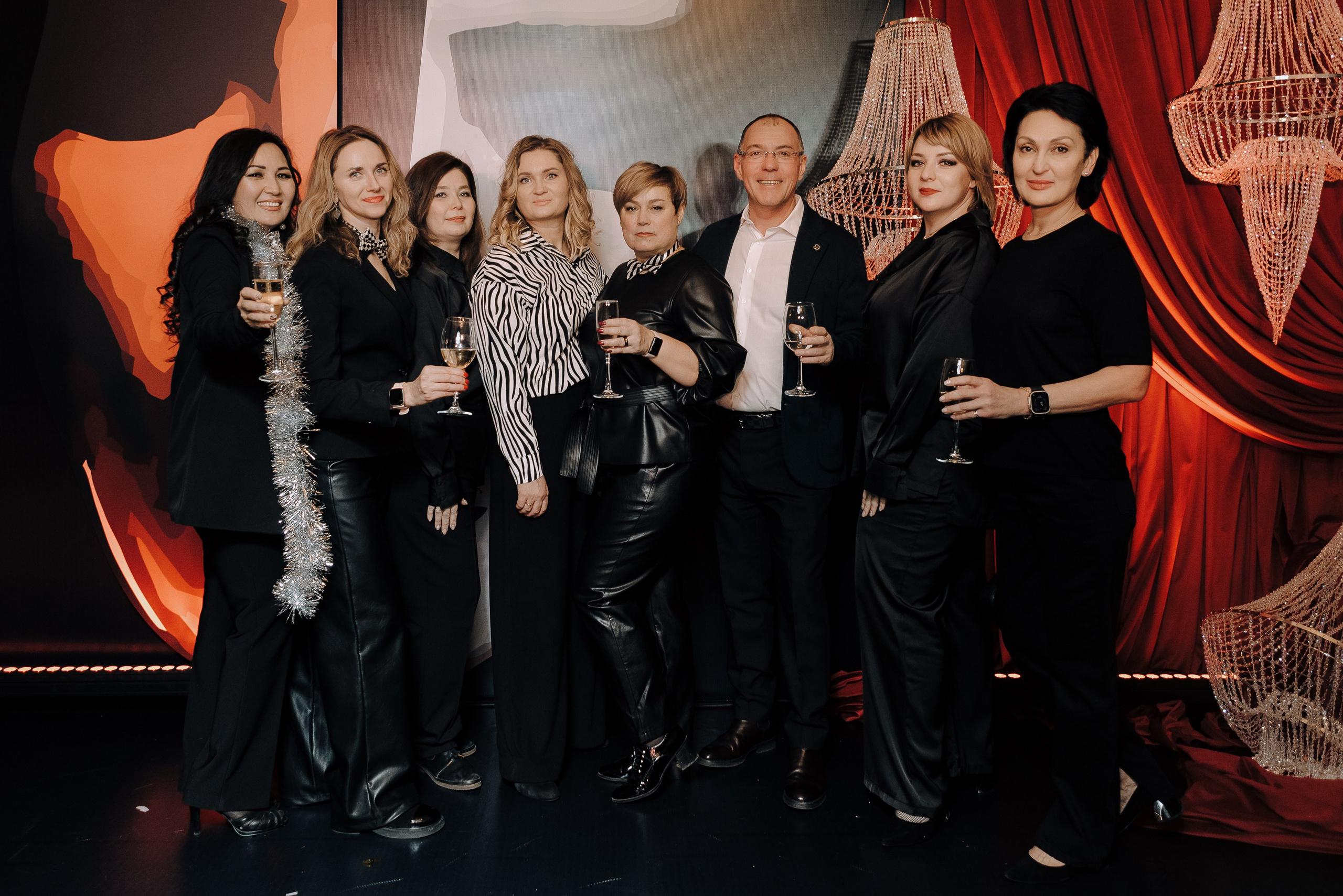 СПЕКТАКЛЬ «ВОЛШЕБНЫЕ ОЧКИ» ОПТИК-ЦЕНТР. Репортажный фотограф Зуев Роман г. Челябинск