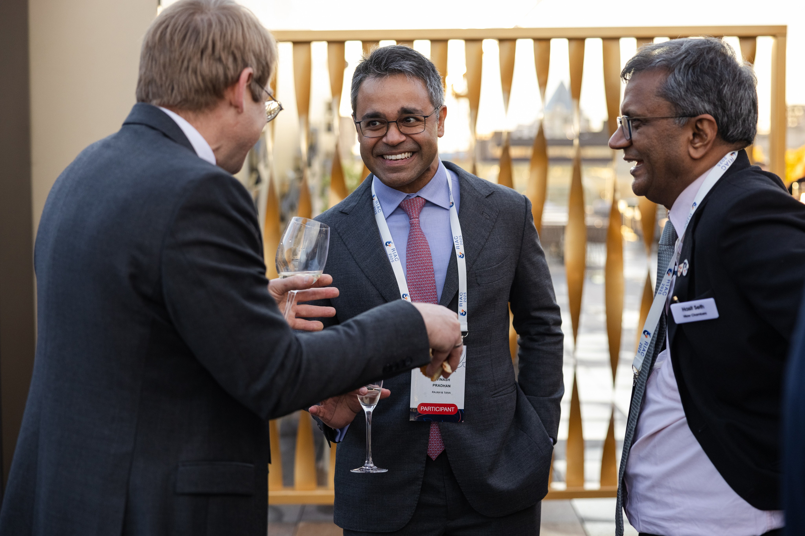 RIAC 2025. Свадебный репортажный фотограф в Москве