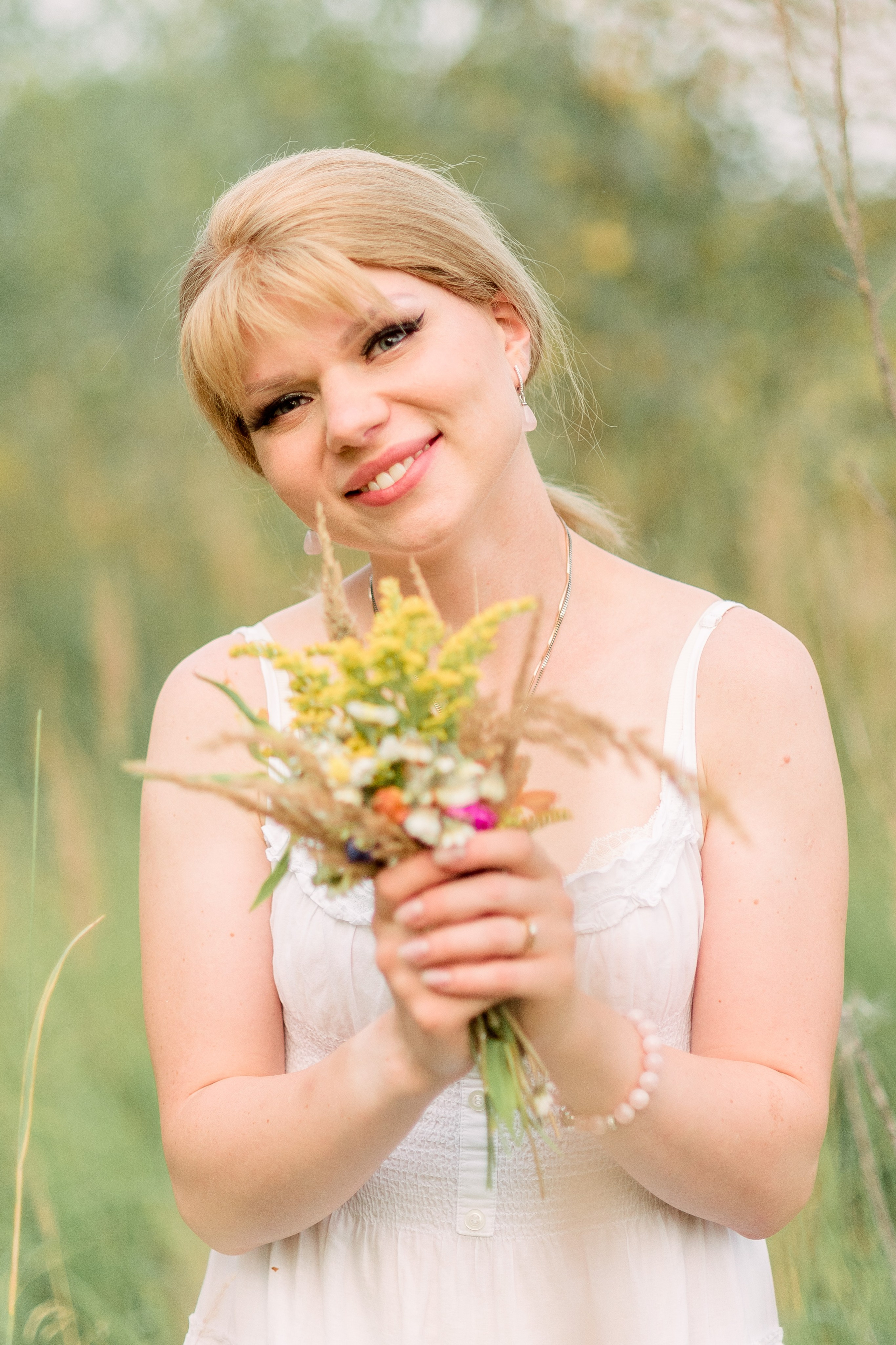 В поле. Фотограф Юлия Попова