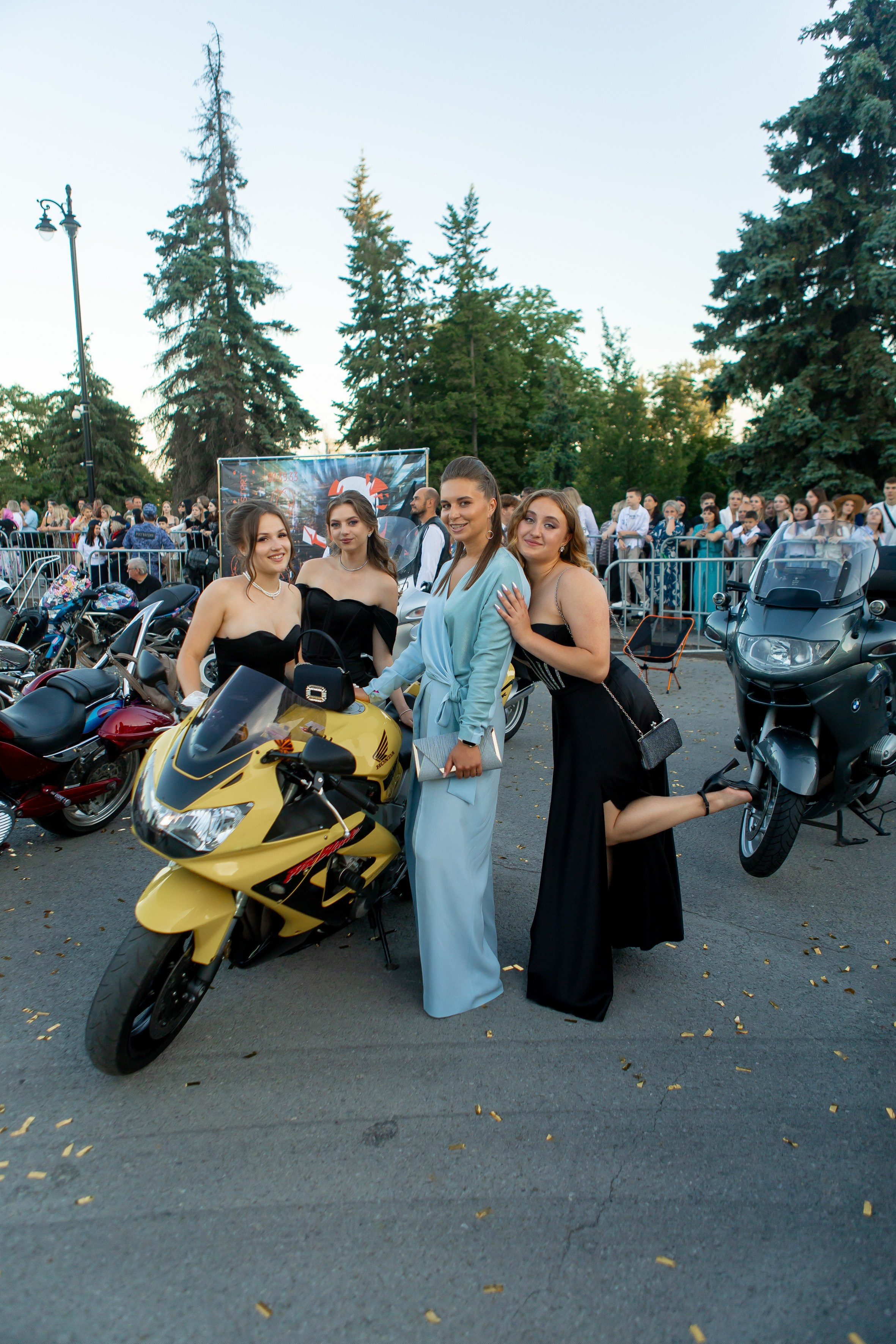 Выпускной Гимназия 12 2024 г. Свадебный и портретный Фотограф в Липецке Дмитрий Котюков