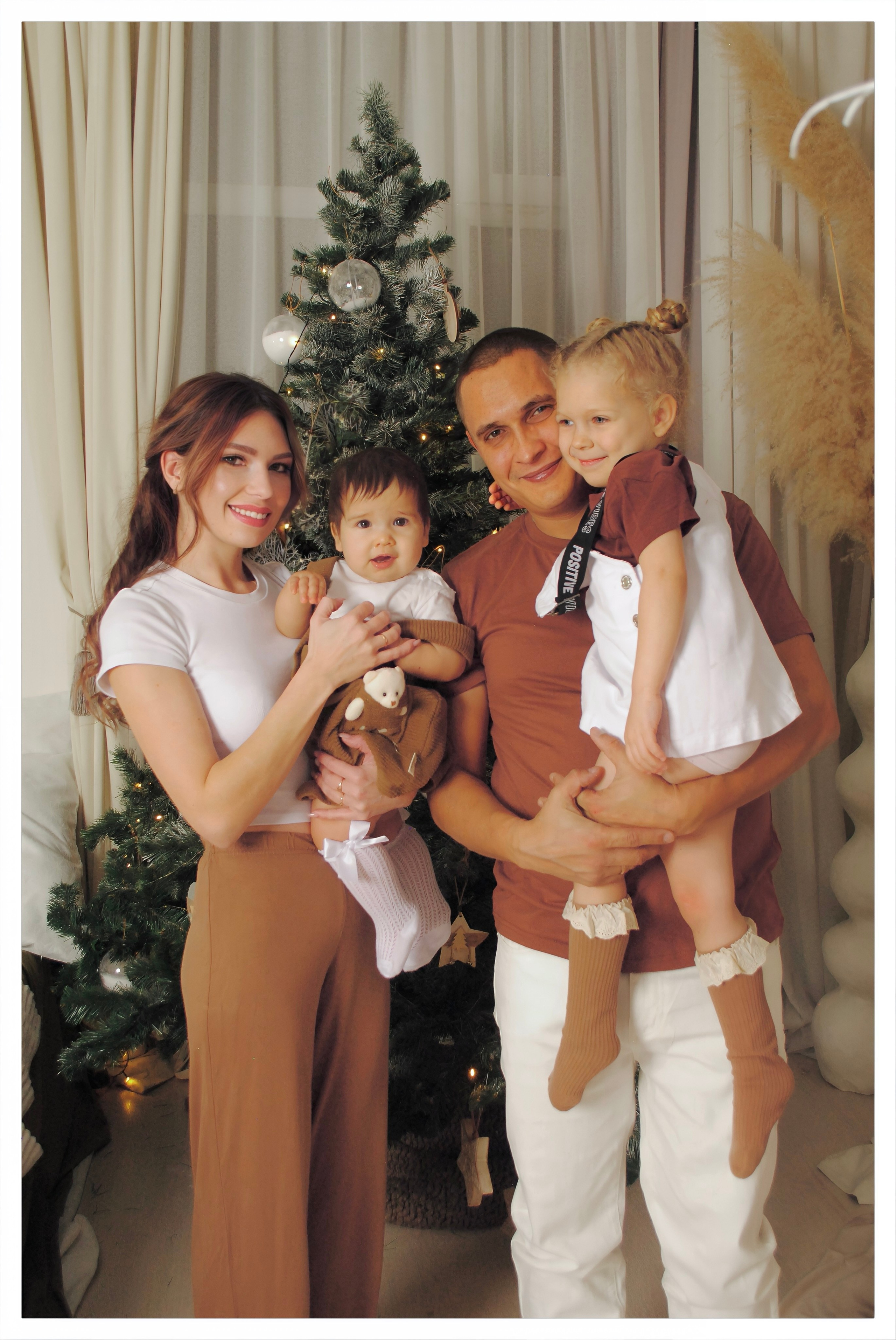 Анастасия и семья. Фотограф Мария Мусаелян