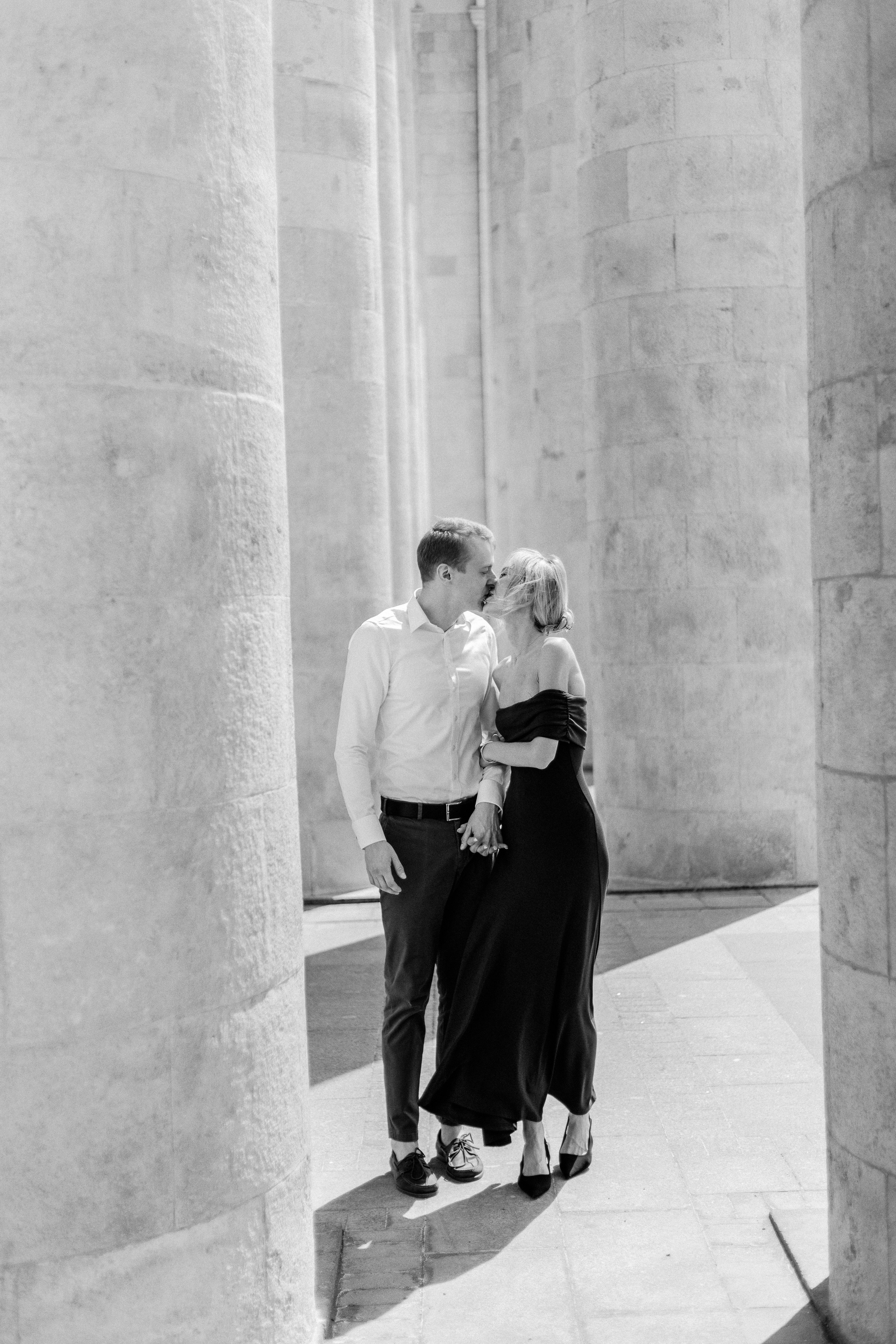 Весеняя лавстори прогулка в парке в Москве, фотограф в Москве