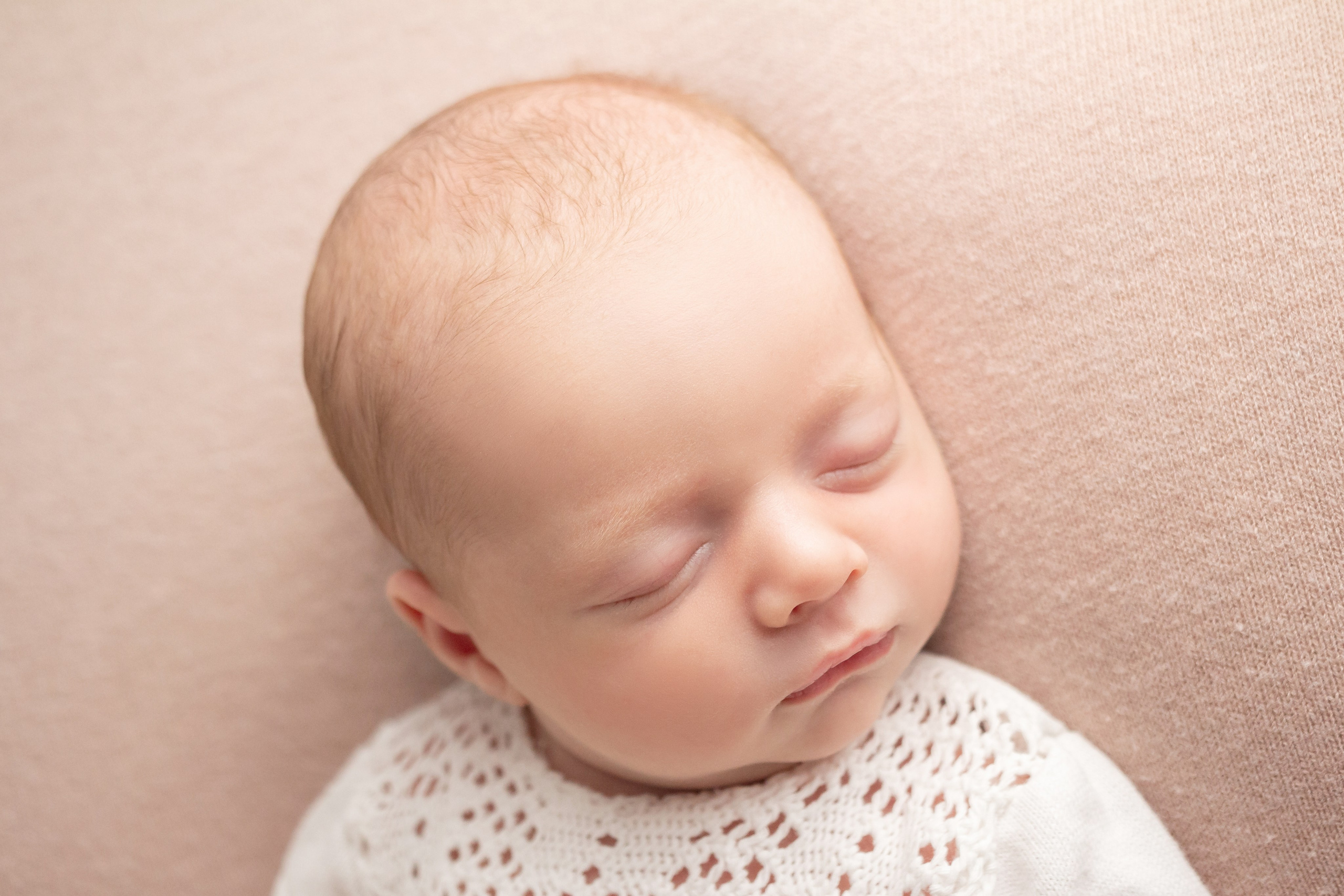 Натуральный стиль newborn. Фотограф новорождённых Анапа Елена Кушнарь