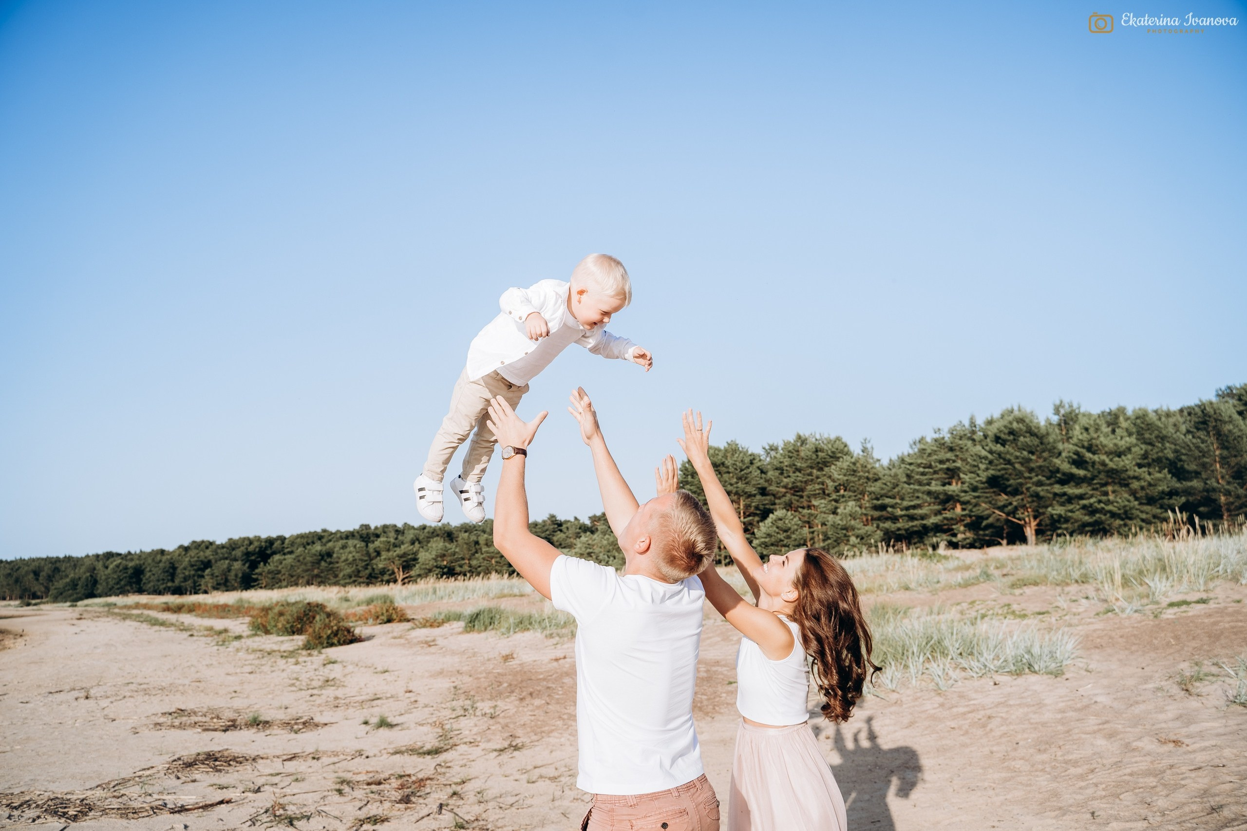 Семейная фотосессия в студии. Фотограф Екатерина в городе Новороссийск