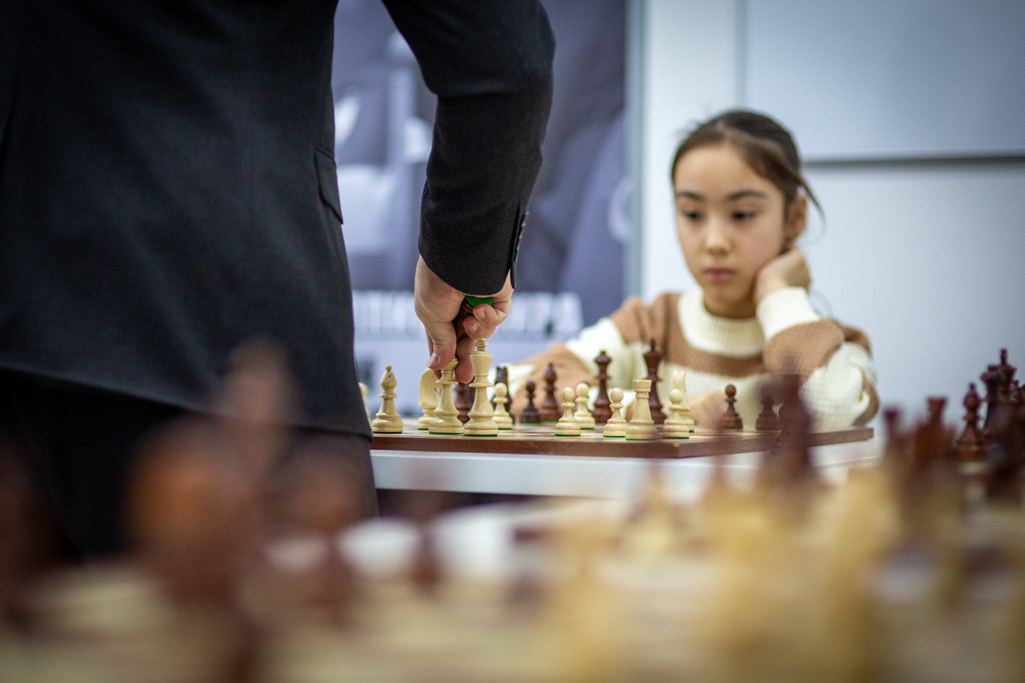 2025.02.01 KAZAKHMYS Youth Team Chess CUP 2025 — Simul with Alexander Moiseenko. Фотограф Анна Штурман (репортажная съёмка любых событий и мероприятий) Anna Shtourman photographer