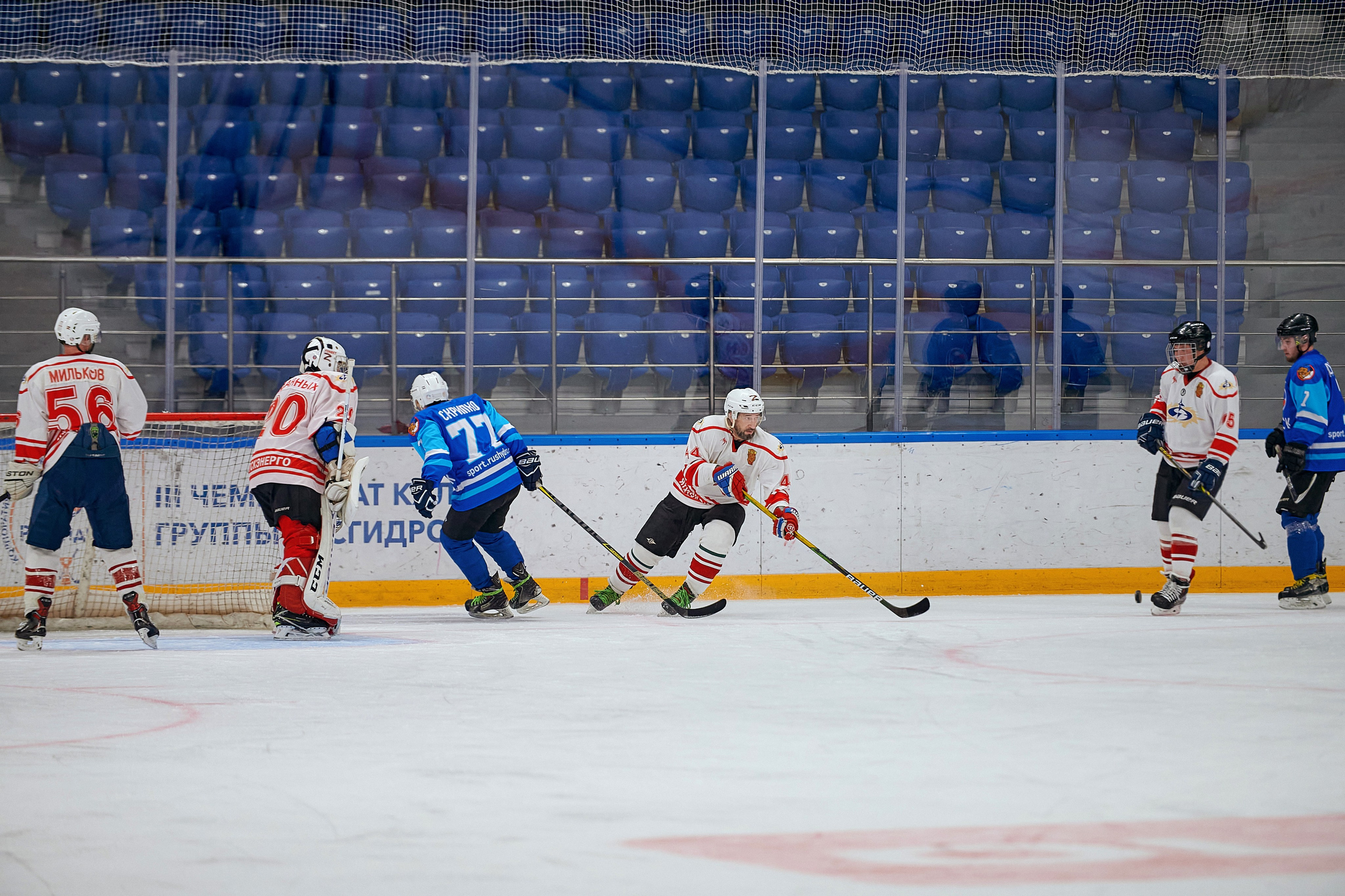 Портфолио репортажной фотосъёмки: Кристалл арена — Хоккей — РусГидро. Фотограф Яковлев Роман — Красноярск