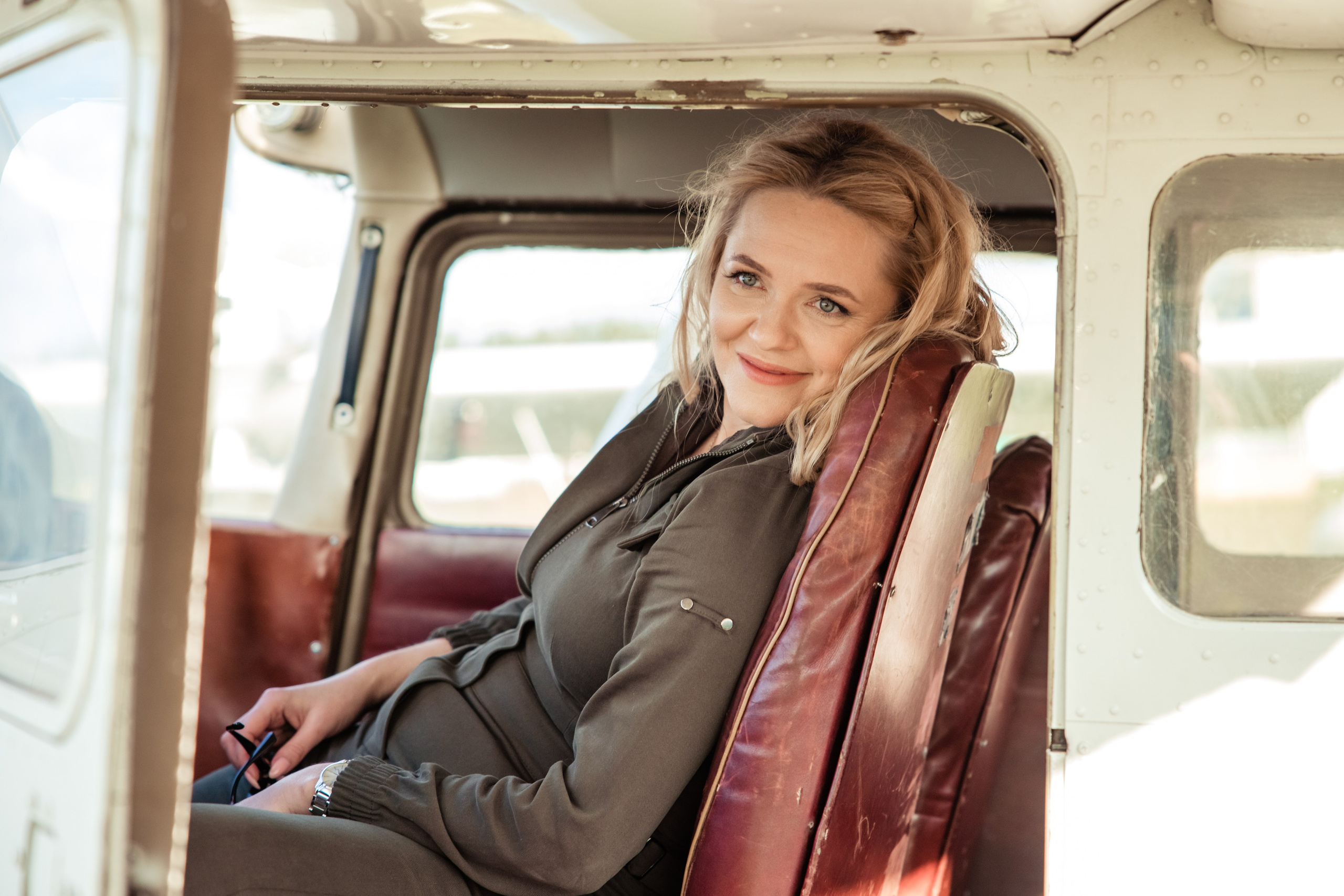 Небо. Самолет. Девушка. Семейный и женский фотограф в Москве и Подольске Анна Корн