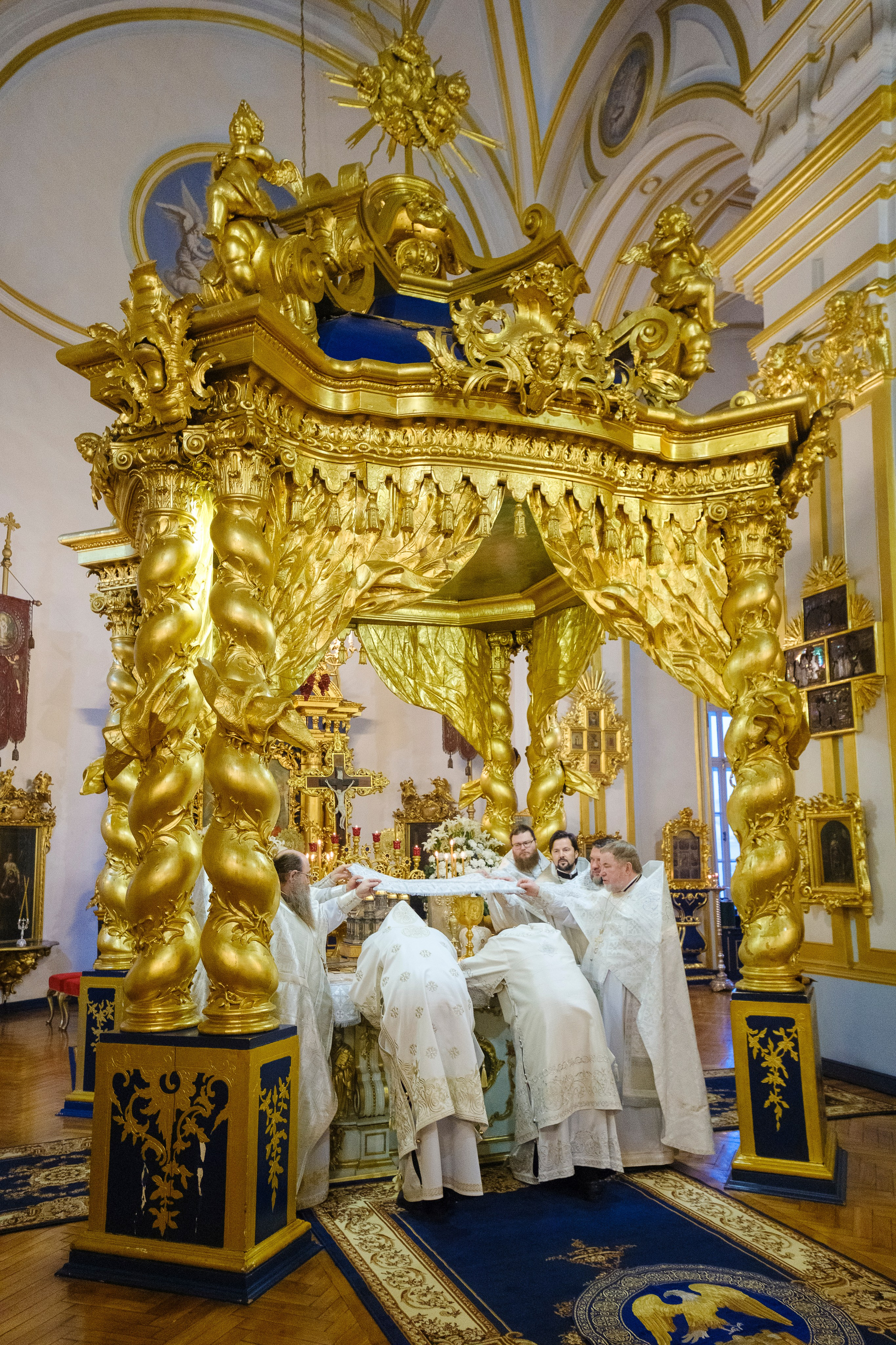 Божественная литургия в Николо-Богоявленском морском соборе. НИКОЛО-БОГОЯВЛЕНСКИЙ МОРСКОЙ СОБОР