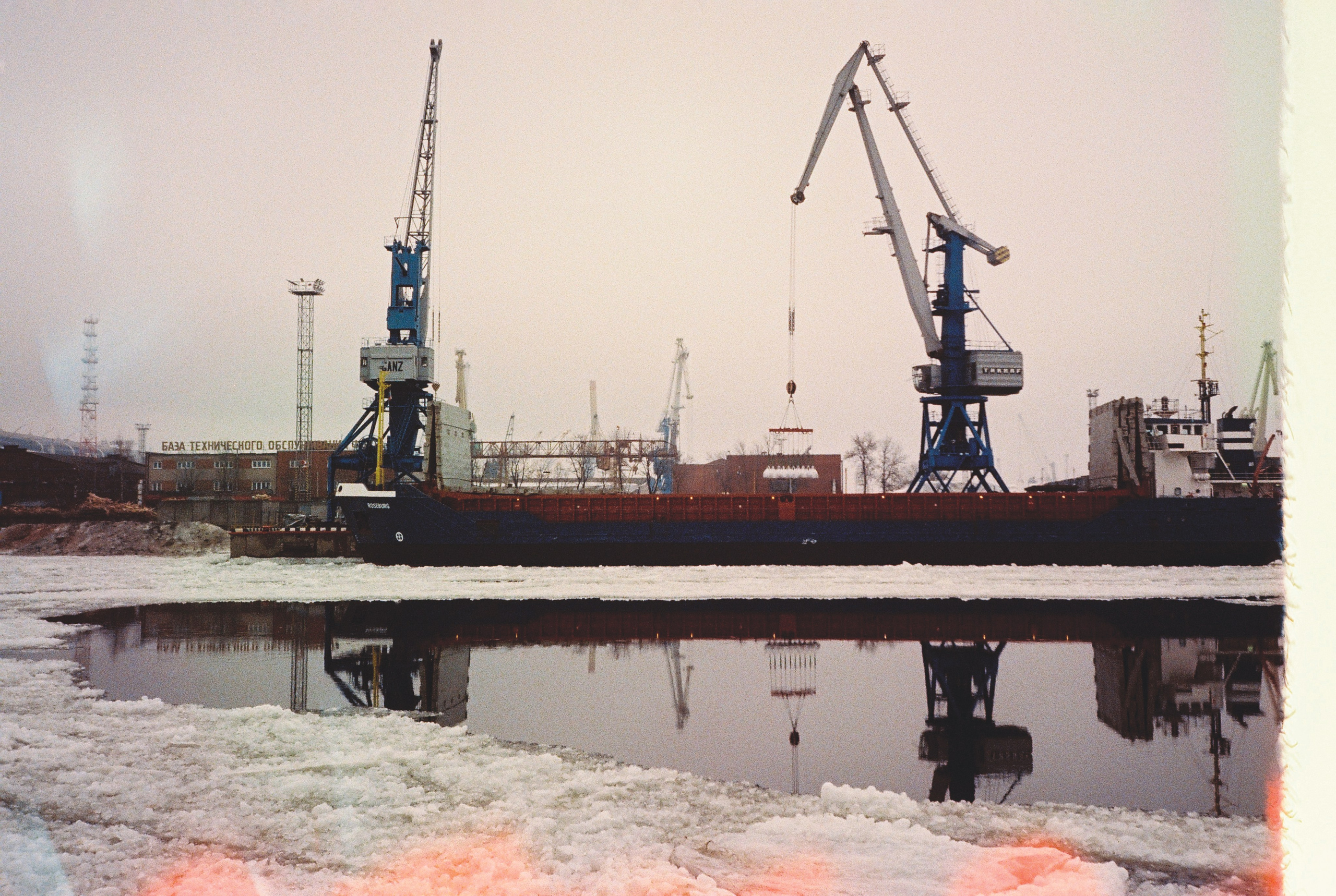 Фотографии цветные. Свадебный и семейный пленочный фотограф в Петербурге Истомина Ирина