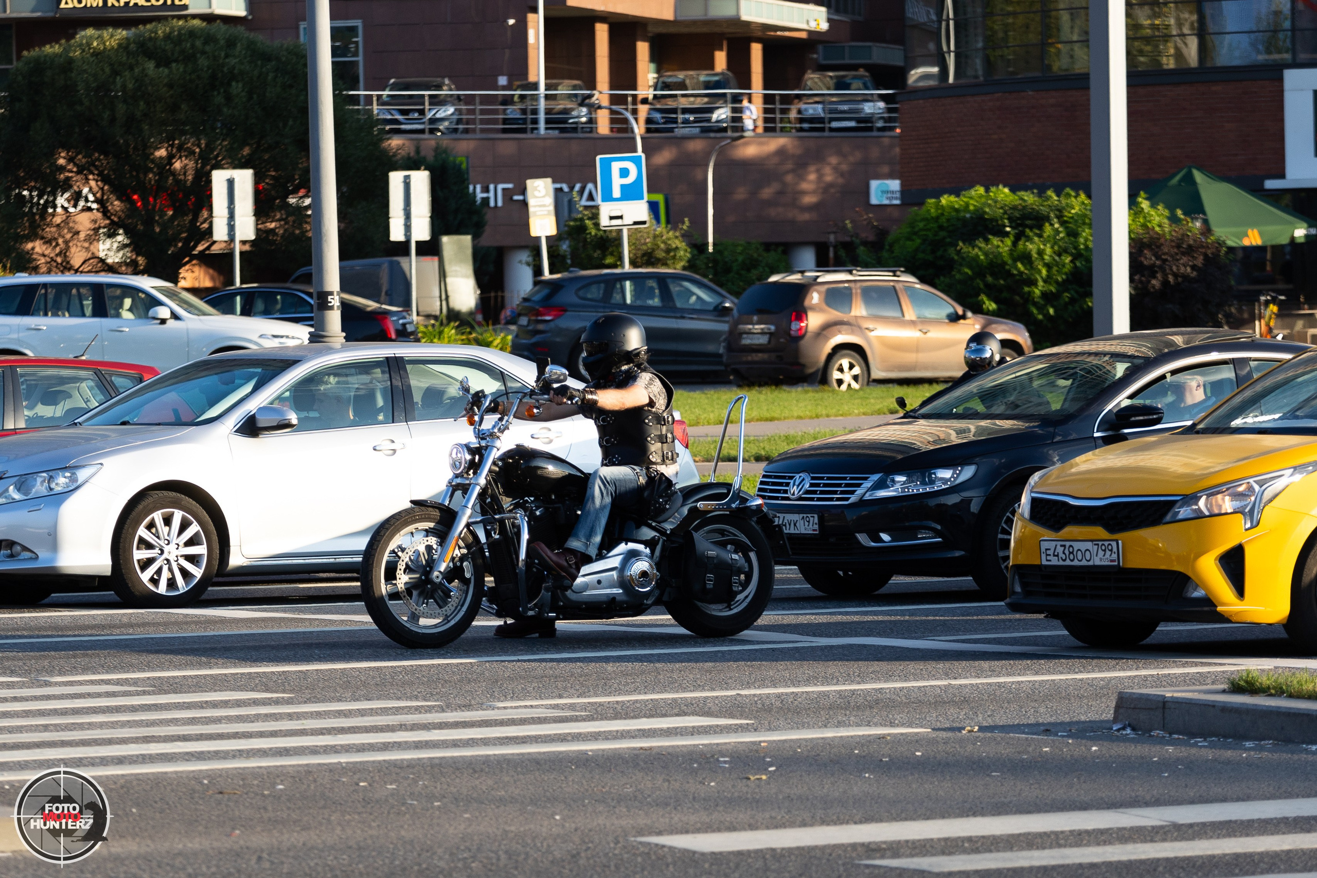 Мотоциклы на улицах города. Фотограф Ольга Гирусова «Пантерочка» Москва