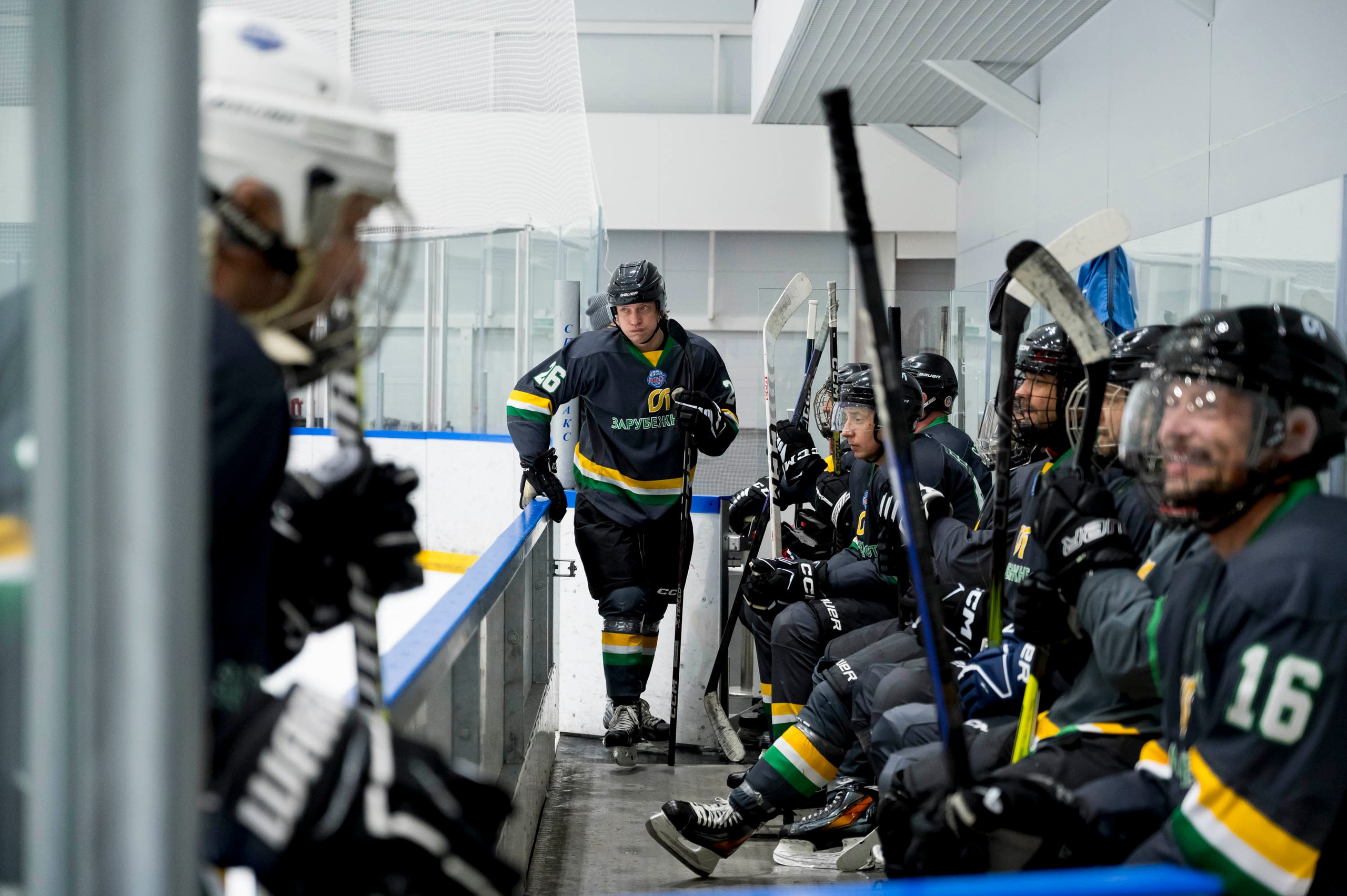 Хоккейный матч корпоративной команды Зарубежнефть. Репортажный фотограф и видеограф Слава Думчев. Тимбилдинги, отчетники, корпоративы