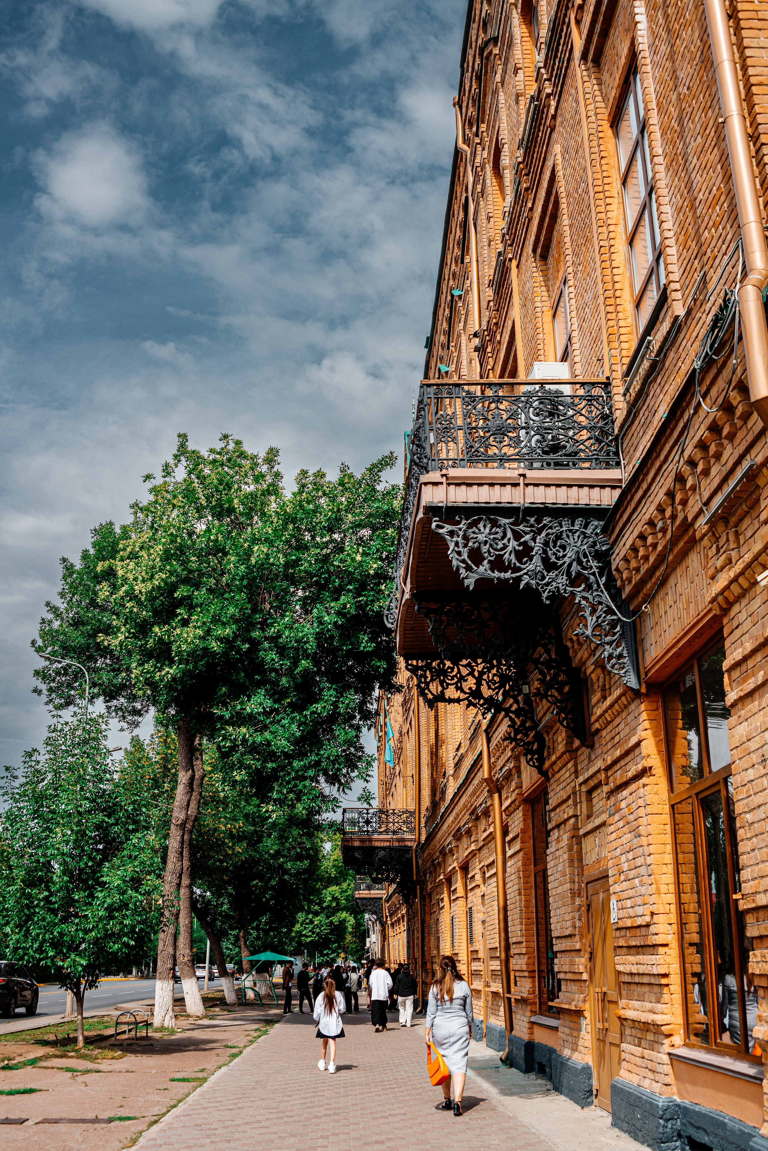 дом карева, дом карева уральск, проспект назарбаева уральск