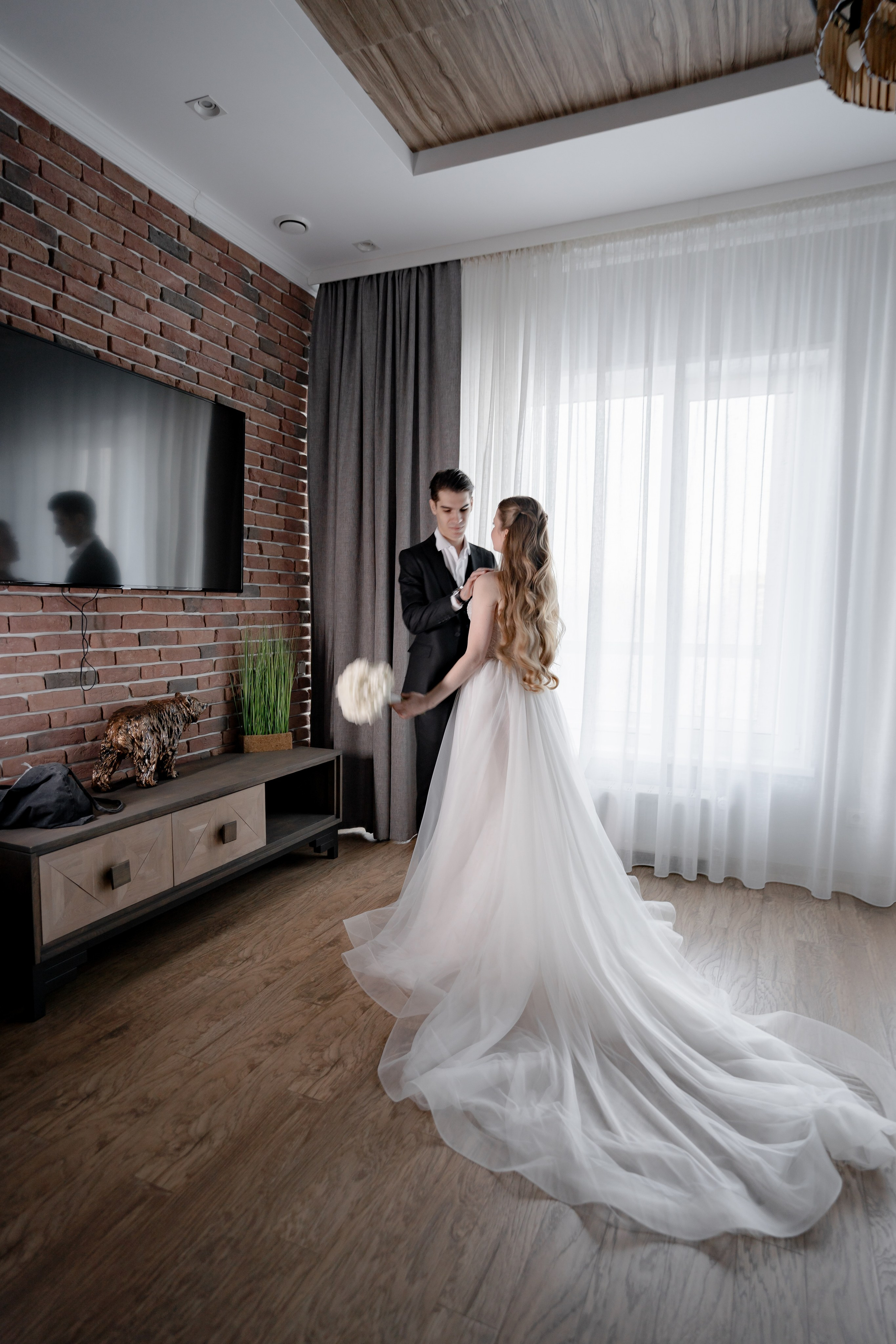 СВАДЕБНАЯ СЬЕМКА СБОРОВ В ОТЕЛЕ И ВЫЕЗД НА ЦЕРЕМОНИЮ (СНЯТО В СИБИРЕ В НИЖНЕВАРТОВСКЕ)М. Профессиональный фотограф, Санкт-Петербург — Виктория Богомолова