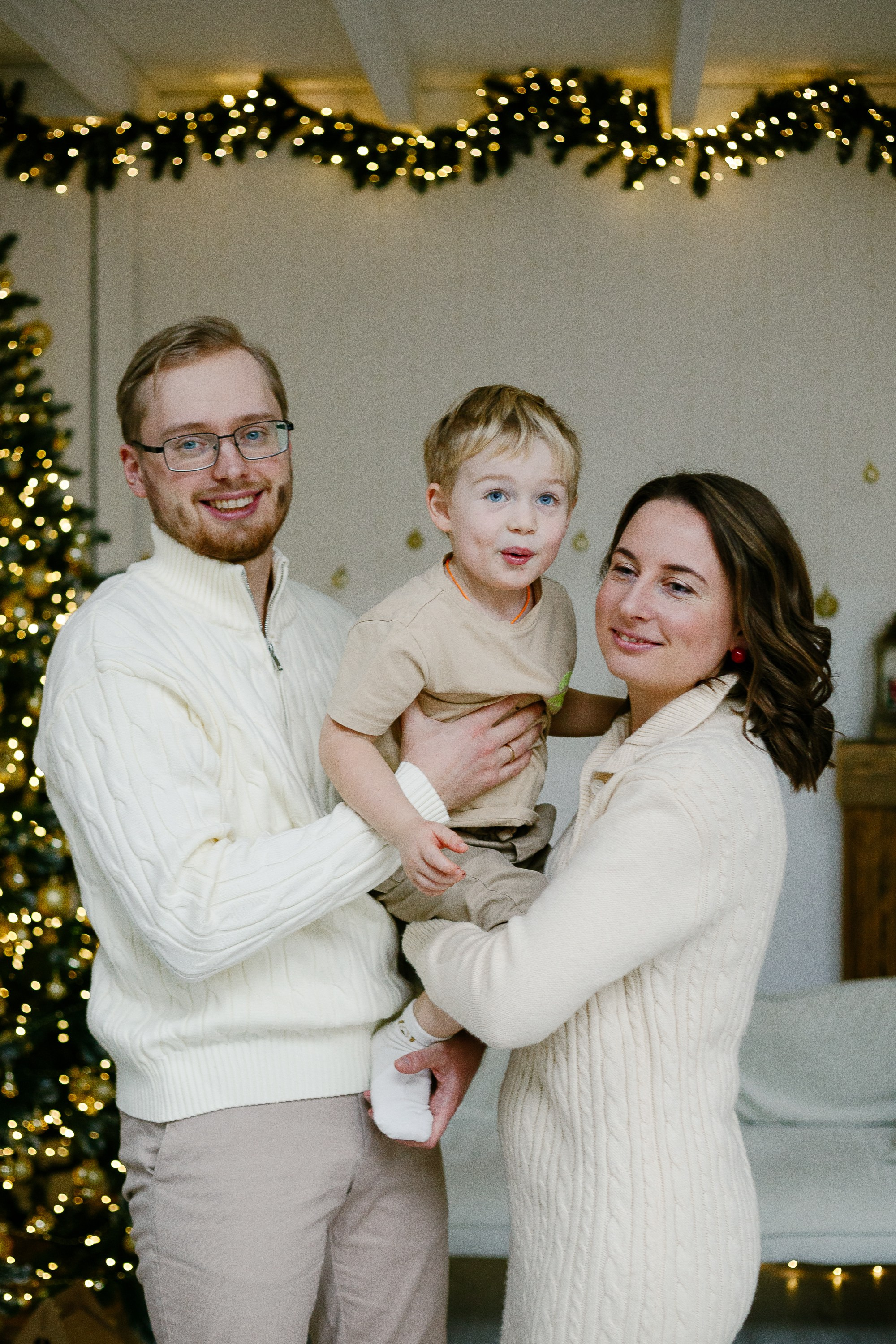 Новогодняя семейная фотосессия в студии