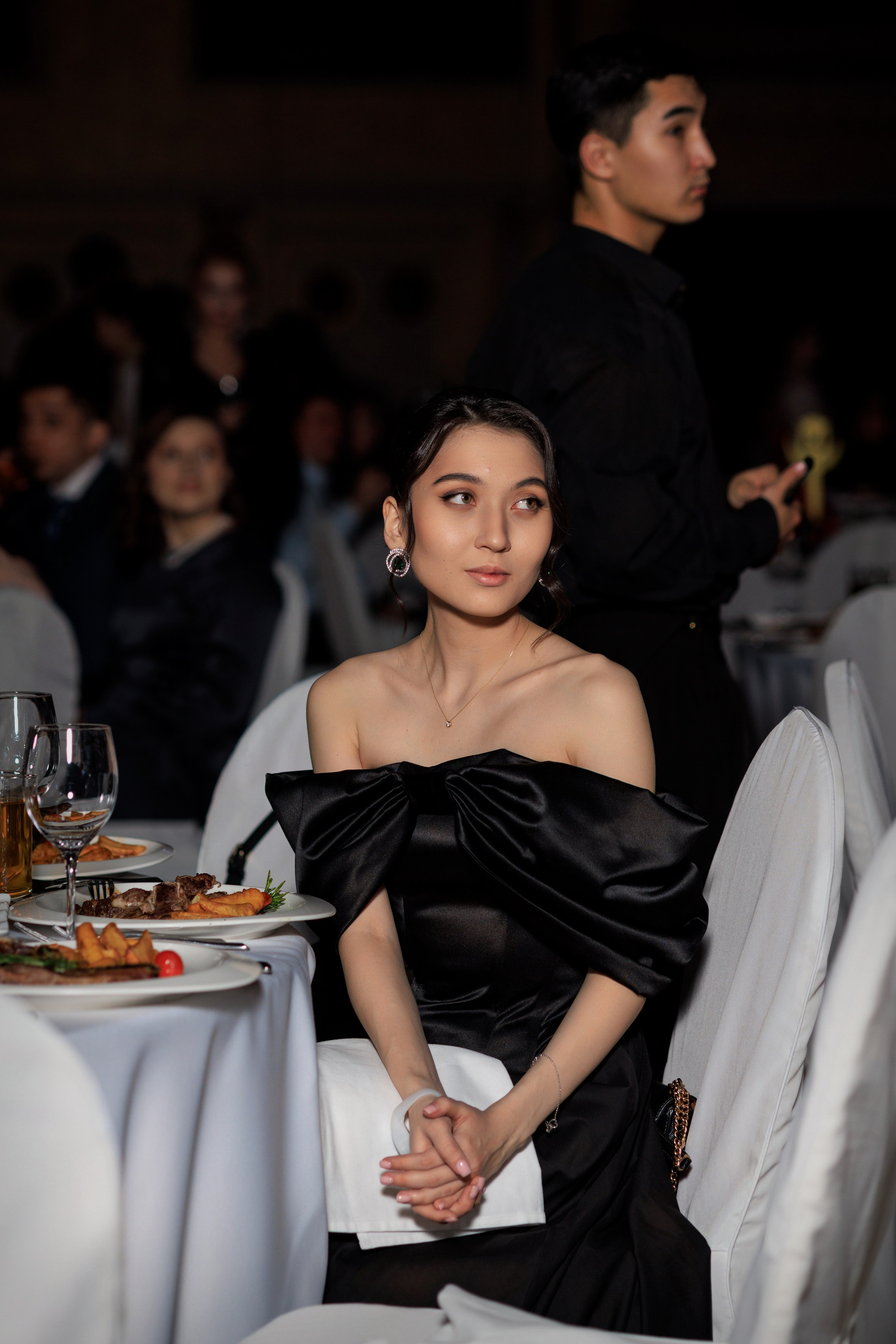 Бизнес-фотограф в Алматы — корпоративные съёмки, деловые портреты и репортажи. Профессиональный фотограф в Алматы