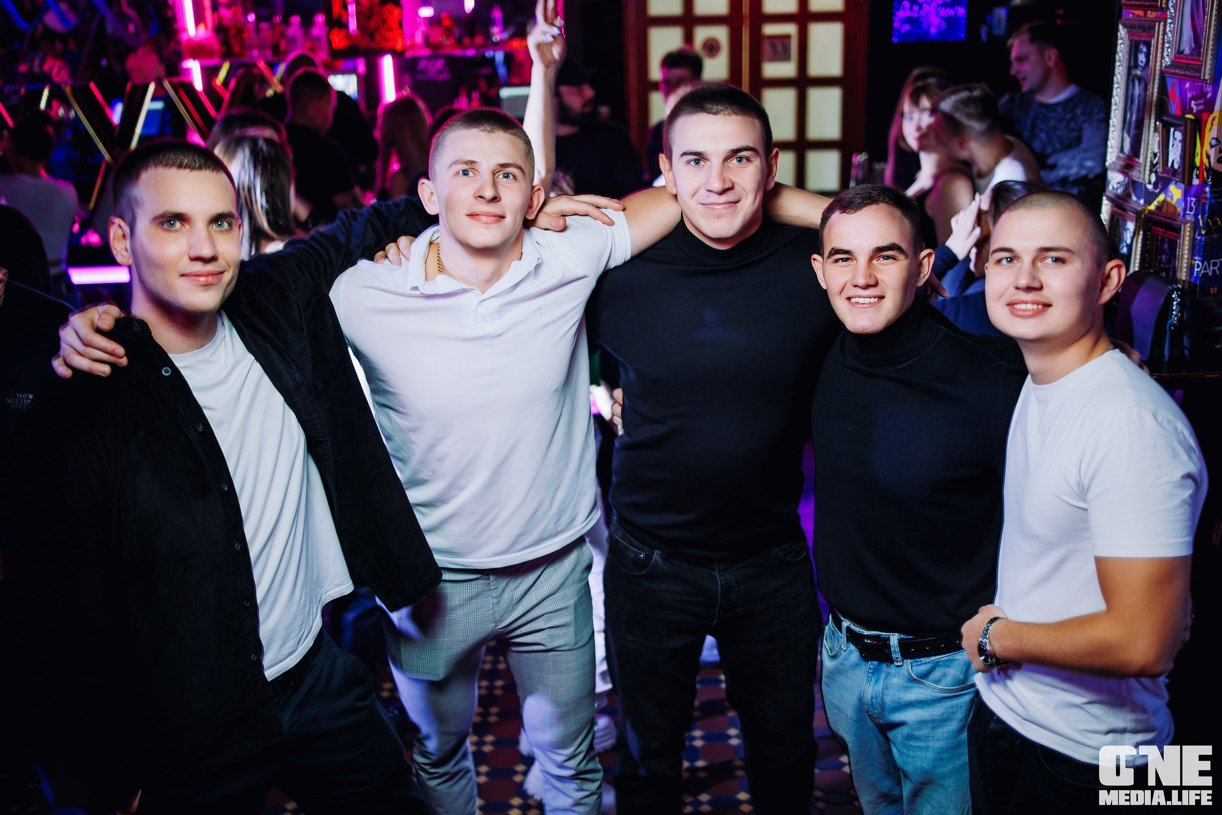 Фоторепортаж из бара XxxX. One Media Life: фоторепортажи, фотоотчеты с мероприятий и заведений