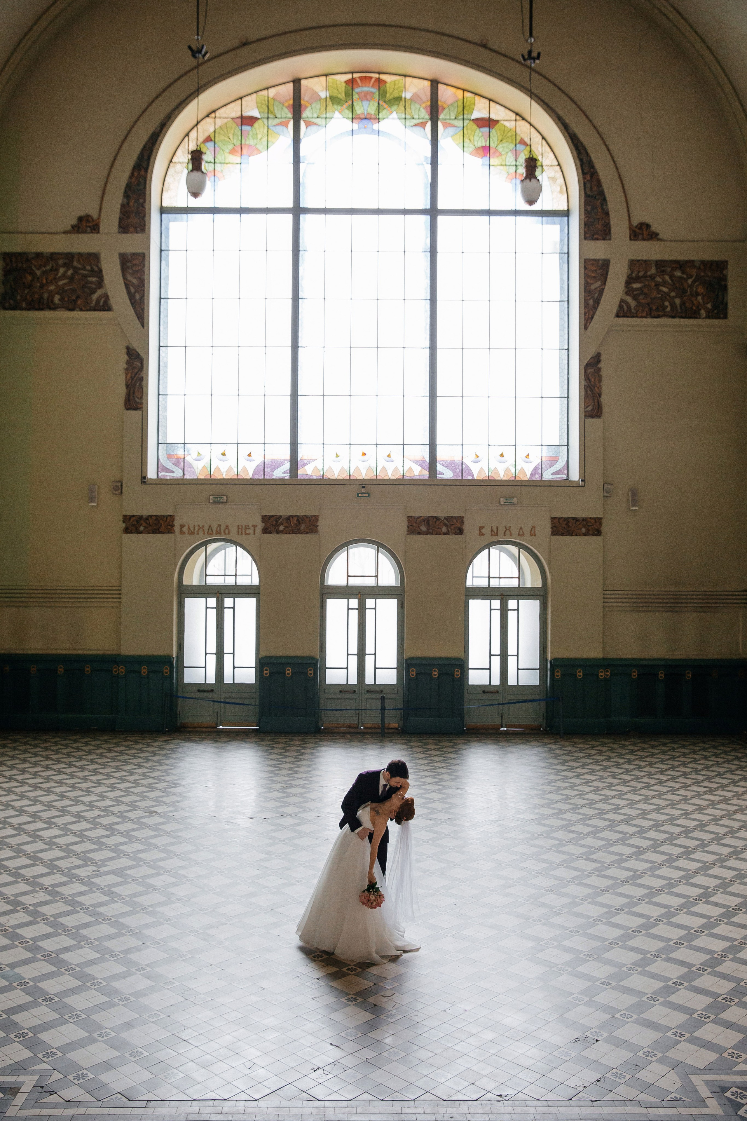 Первый ЗАГС и Фотосессия на Витебском в апреле. Свадебный фотограф в Санкт-Петербурге Вика Стукачева