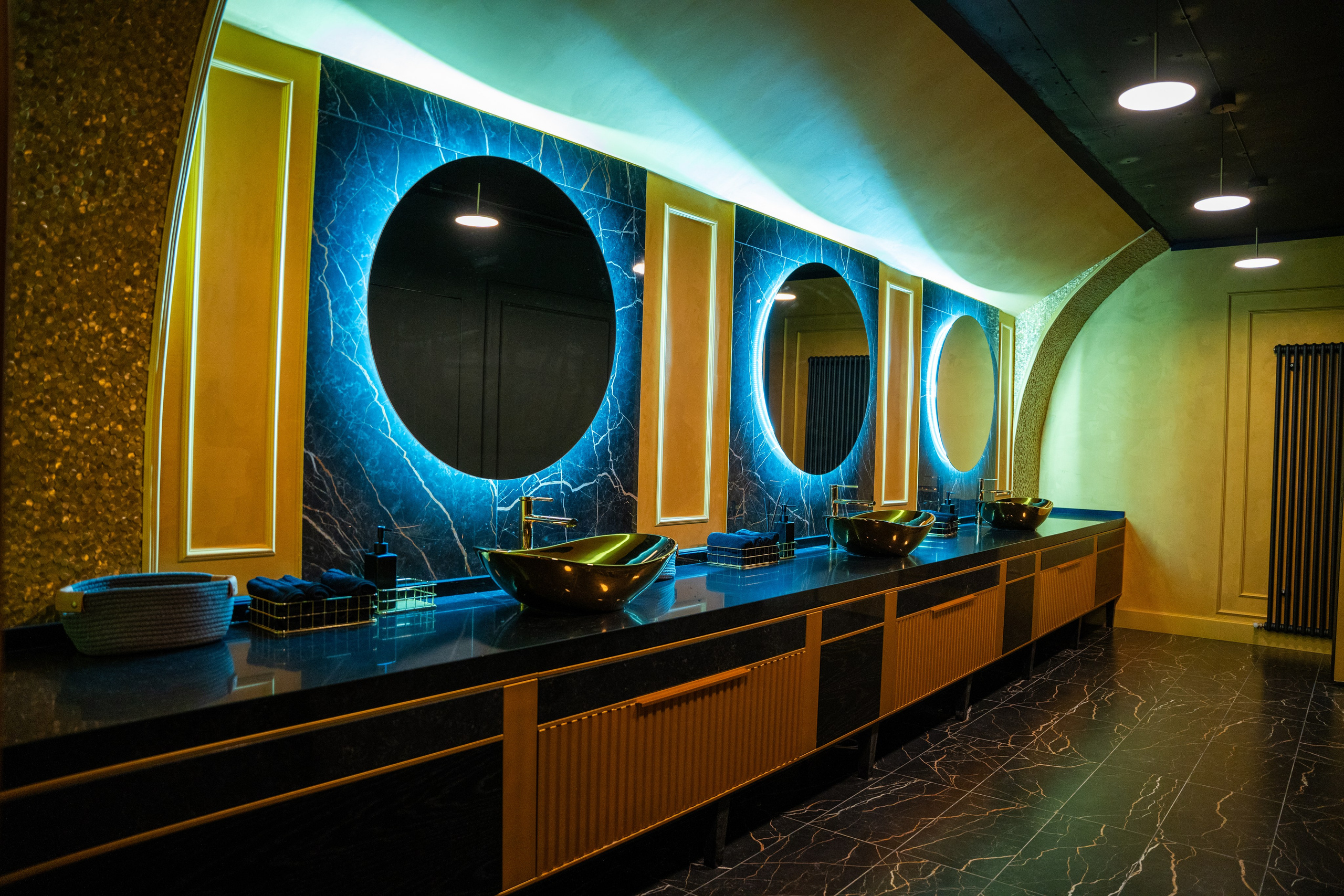 Фотосъемка интерьера стриптиз-клуба Hefner — элитный клуб Краснодара. Интерьерная фотосъемка клуба Hefner в Краснодаре — профессионально. Шедевры для Вас! Фотограф и Видеограф в Краснодаре Пахиев Руслан