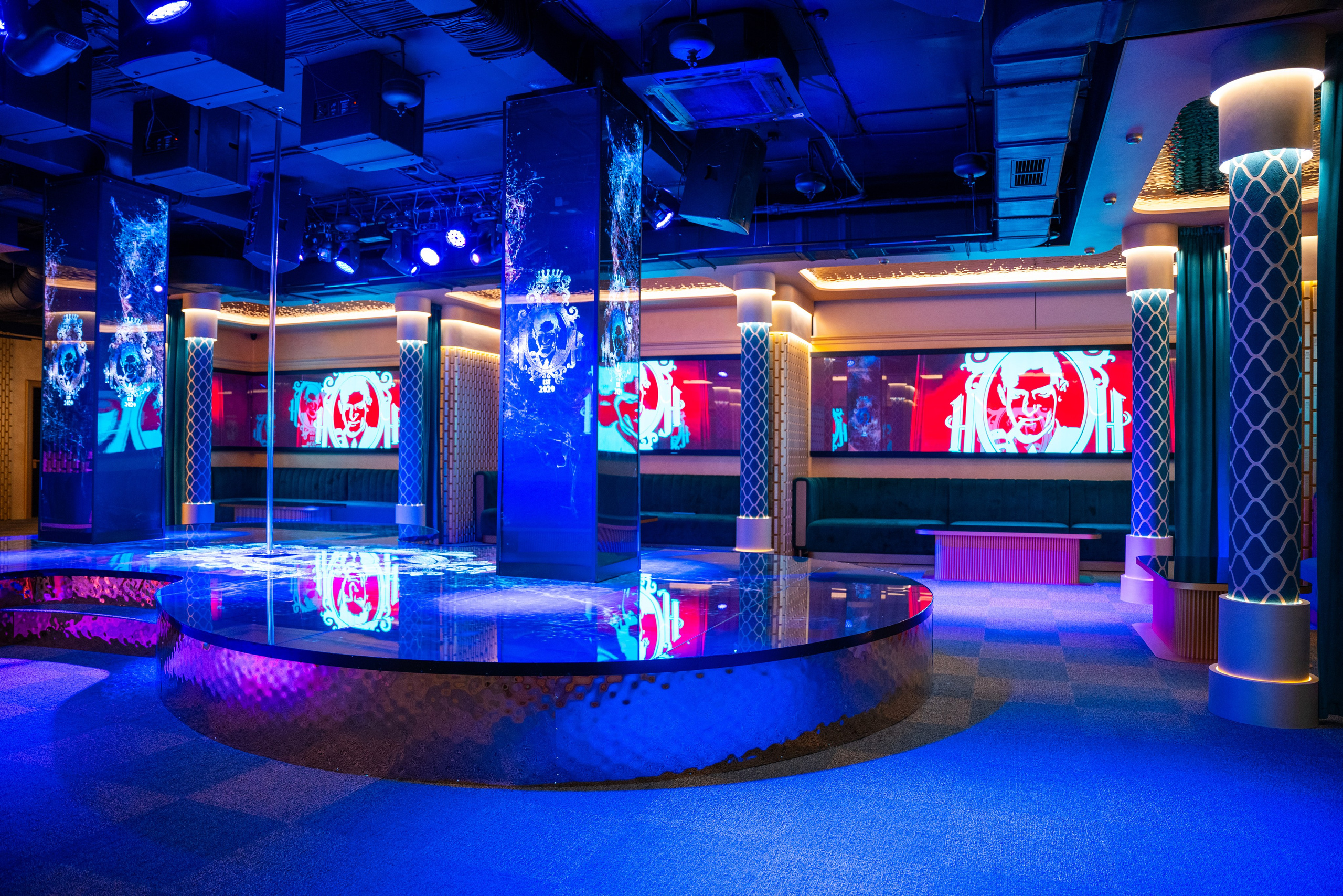 Фотосъемка интерьера стриптиз-клуба Hefner — элитный клуб Краснодара. Интерьерная фотосъемка клуба Hefner в Краснодаре — профессионально. Шедевры для Вас! Фотограф и Видеограф в Краснодаре Пахиев Руслан