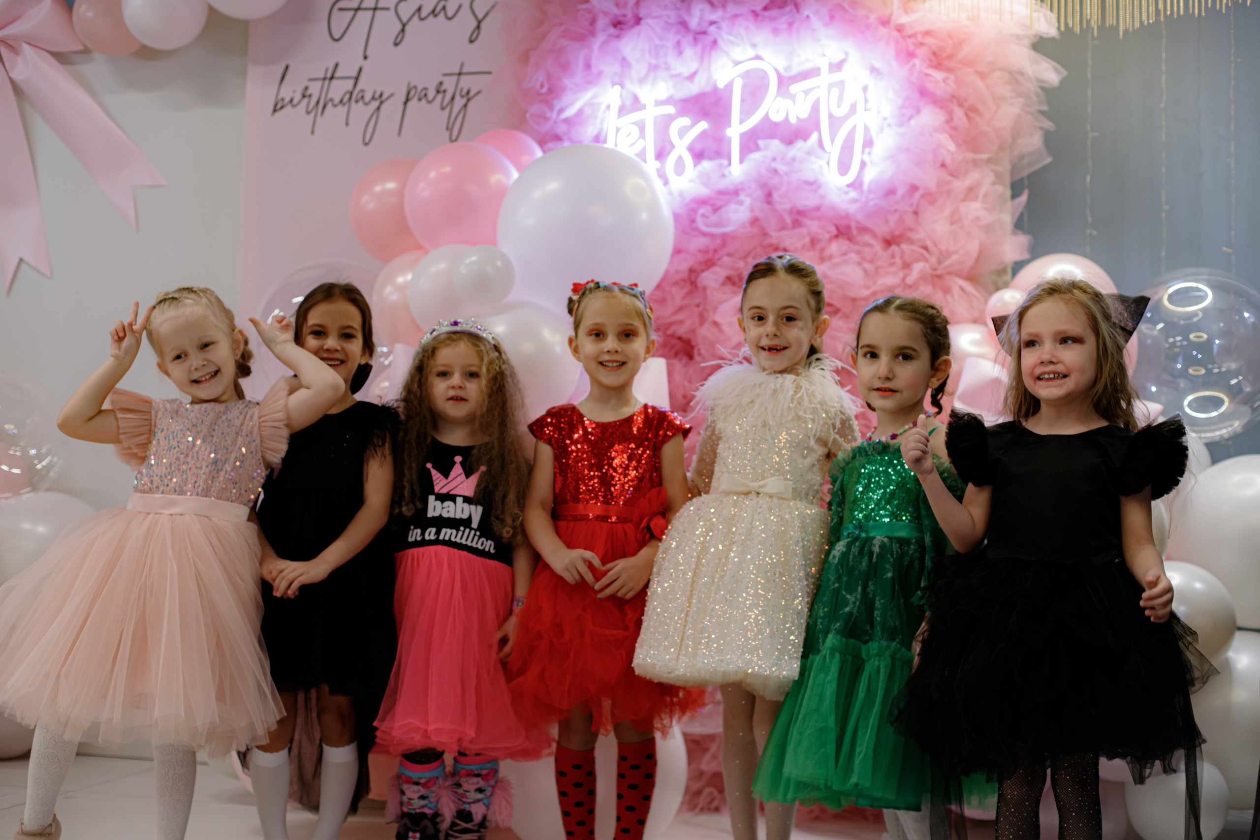 ASIA'S BIRTHDAY PARTY. Photokarish