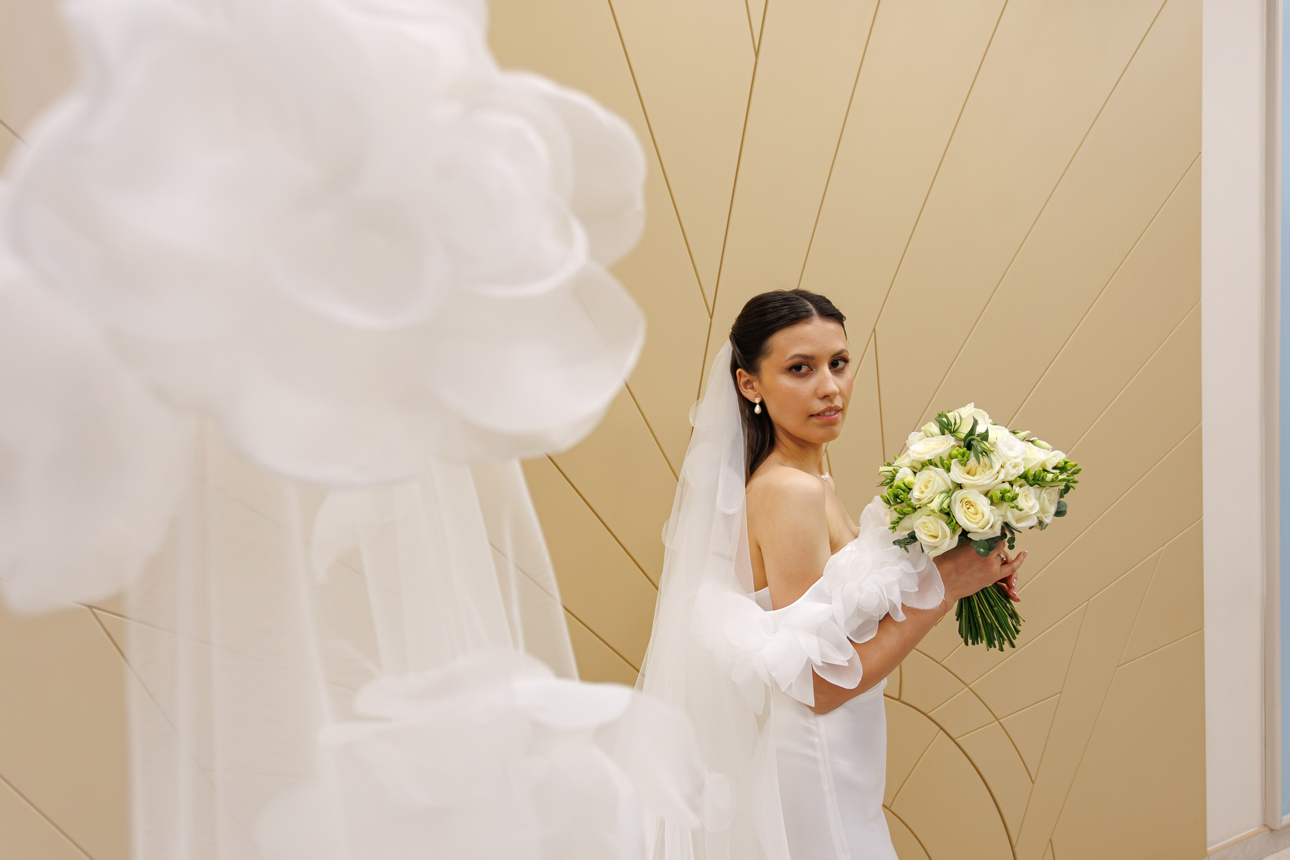 Свадебная фотосессия и сборы в гостинице Националь. Свадебный фотограф Москва и МО Сергей Киржаев