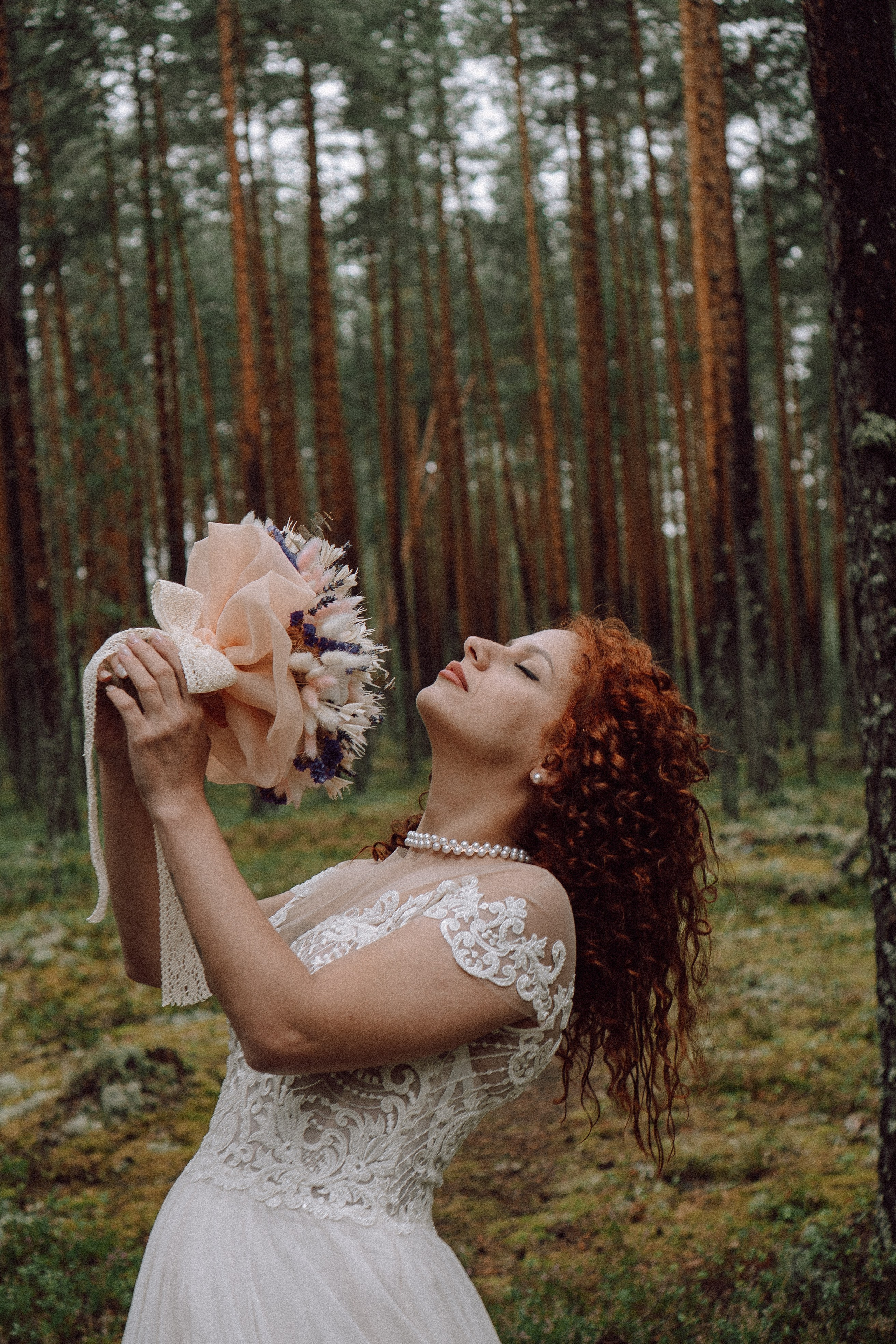 СВАДЕБНАЯ ФОТОСЕССИИЯ ПАРЫ В ГОРОДЕ ПРИОЗЕРСК В СОСНОВОМ ЛЕСУ И С ПИКАПОМ. Профессиональный фотограф, Санкт-Петербург — Виктория Богомолова