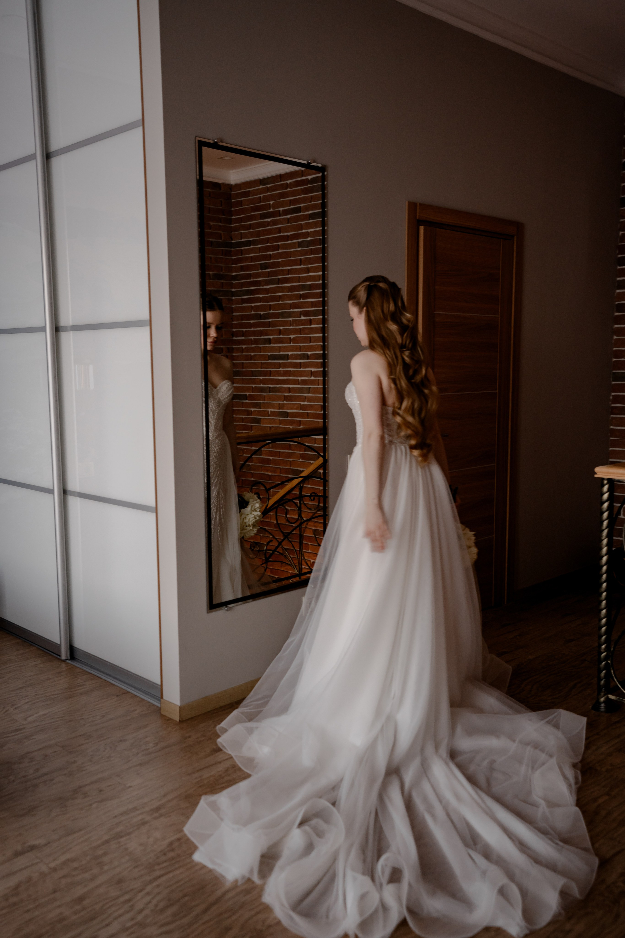 СВАДЕБНАЯ СЬЕМКА СБОРОВ В ОТЕЛЕ И ВЫЕЗД НА ЦЕРЕМОНИЮ (СНЯТО В СИБИРЕ В НИЖНЕВАРТОВСКЕ)М. Профессиональный фотограф, Санкт-Петербург — Виктория Богомолова