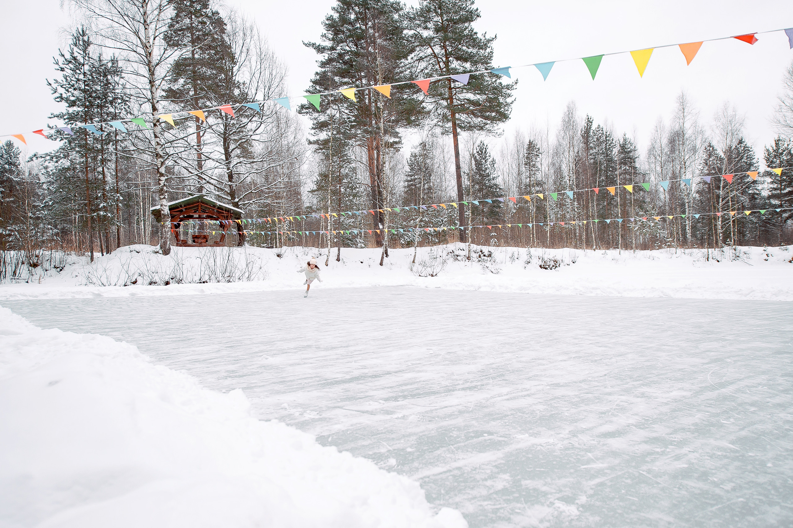 Подружки Амелия и Оливия на катке, МО, Ногинск, Шале. Свадебный и семейный фотограф Виктория Носачёва. Щелково, Москва и МО