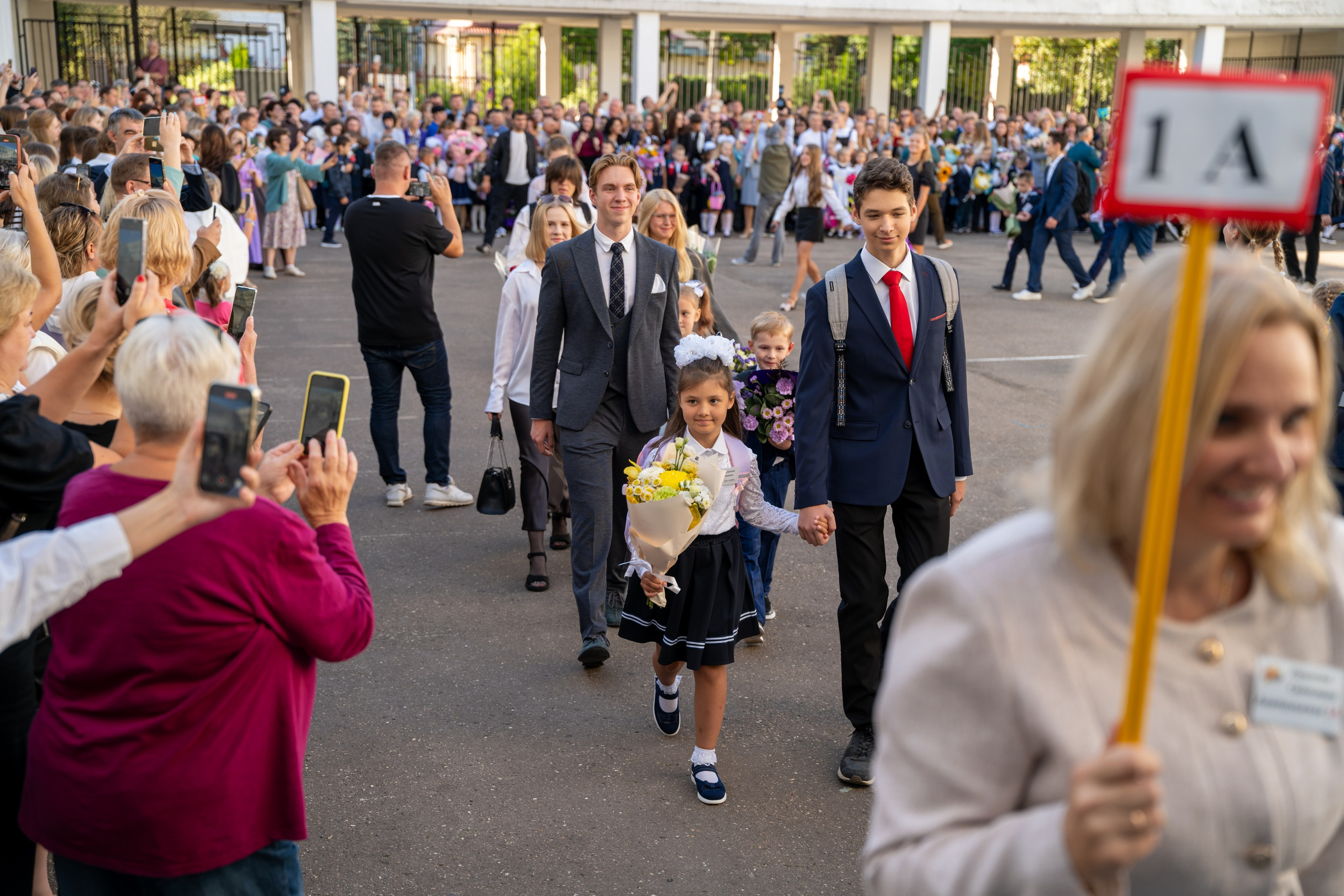 Фотосъёмка 1 сентября, последний звонок, выпускной. «Студия DRONAVT`s» — видеосъёмка и фотография г. Москва