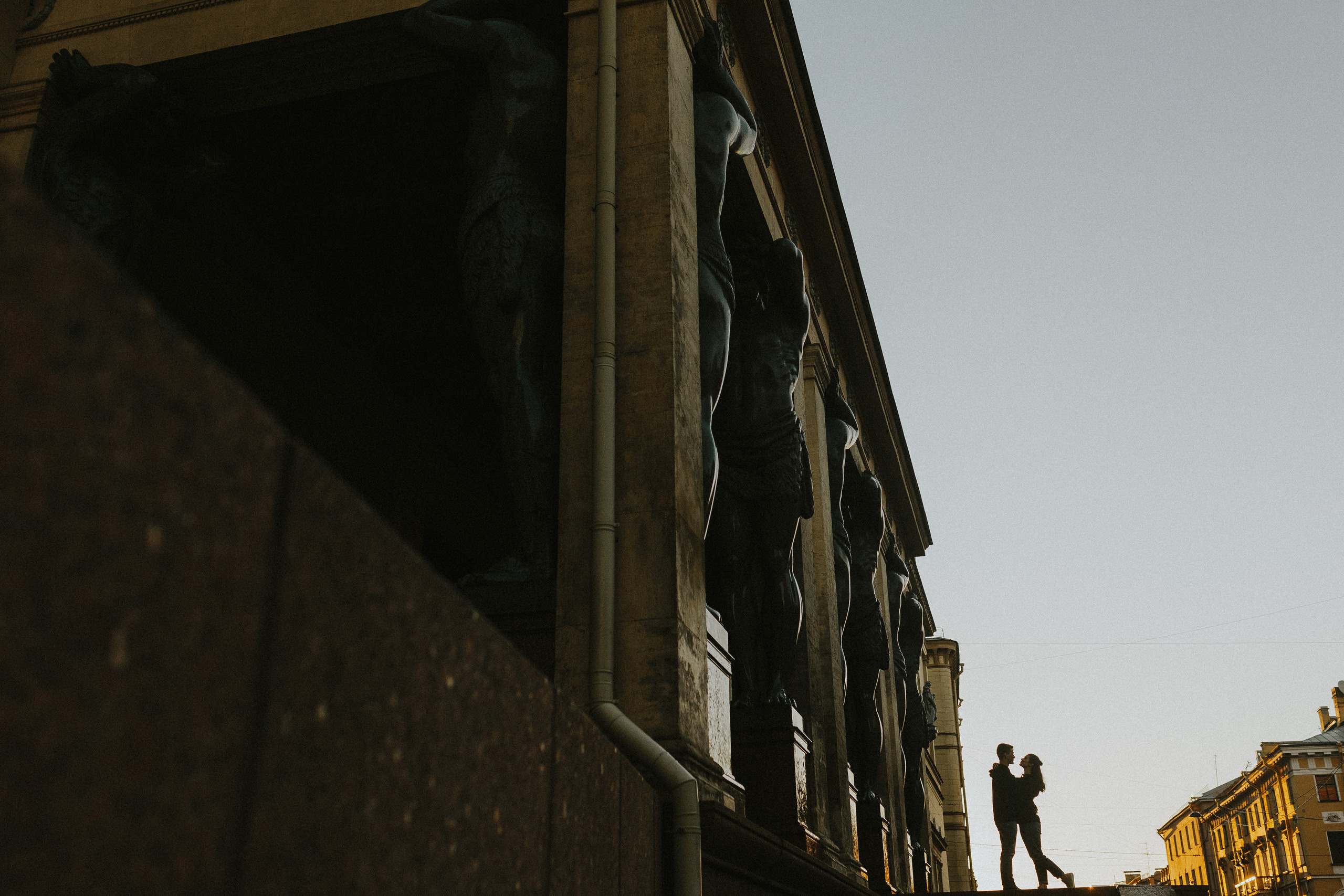 Разводные мосты, живые каменные львы. Свадебный и семейный фотограф в Санкт-Петербурге и Москве